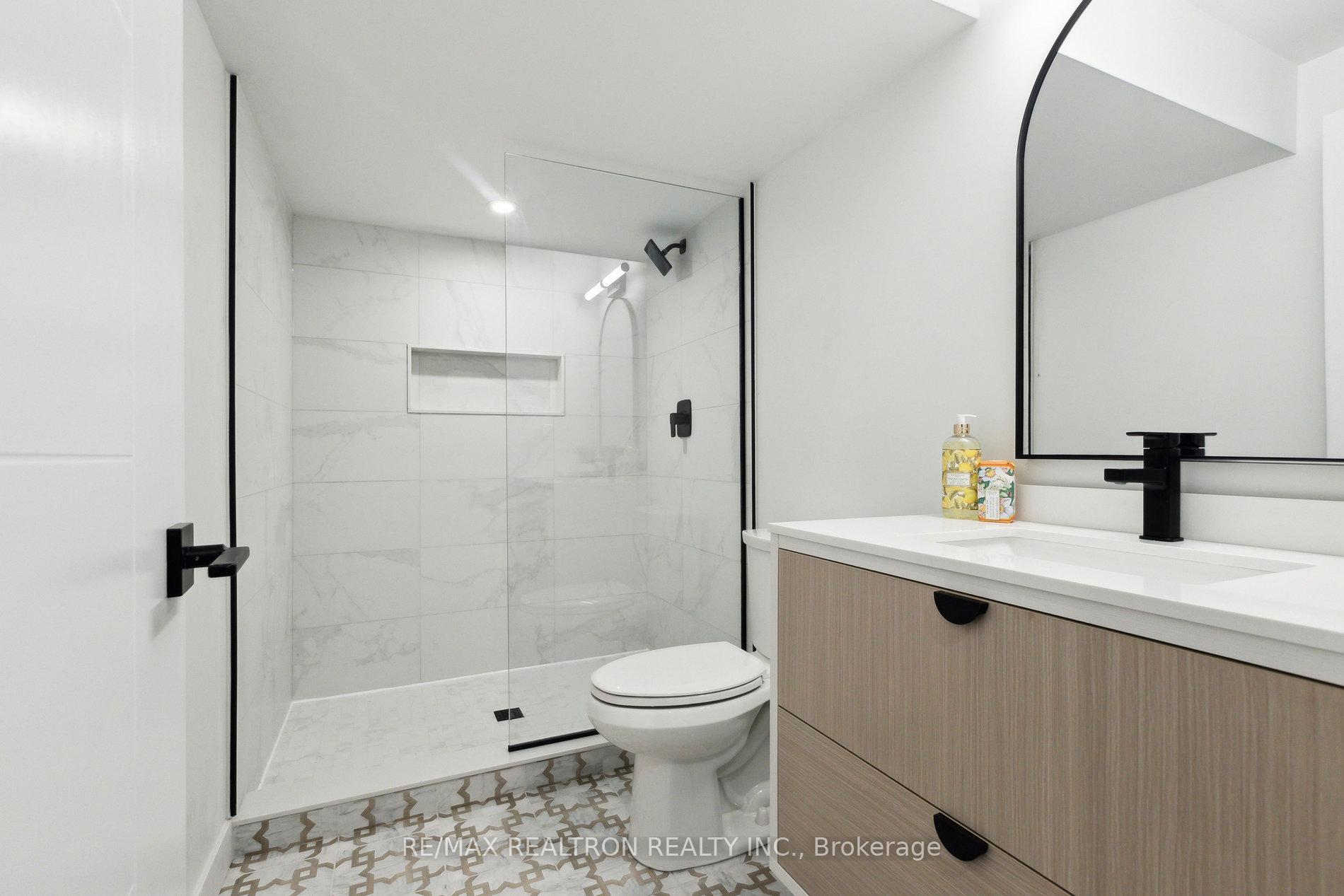 Photo 39 of 867 Robert Ferrie Drive, Kitchener — HOMEH