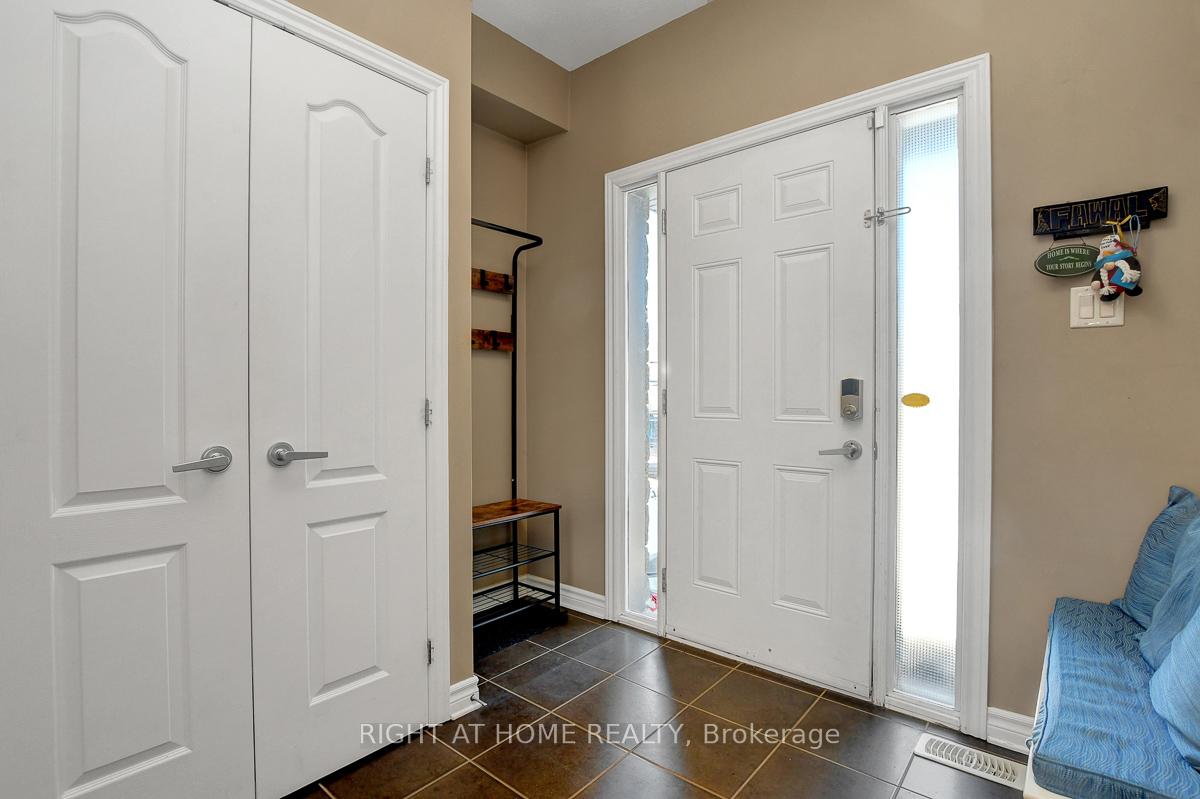 Photo 3 of 554 Barrick Hill Road, Ottawa, Kanata - Emerald Meadows/Trailwest — HOMEH