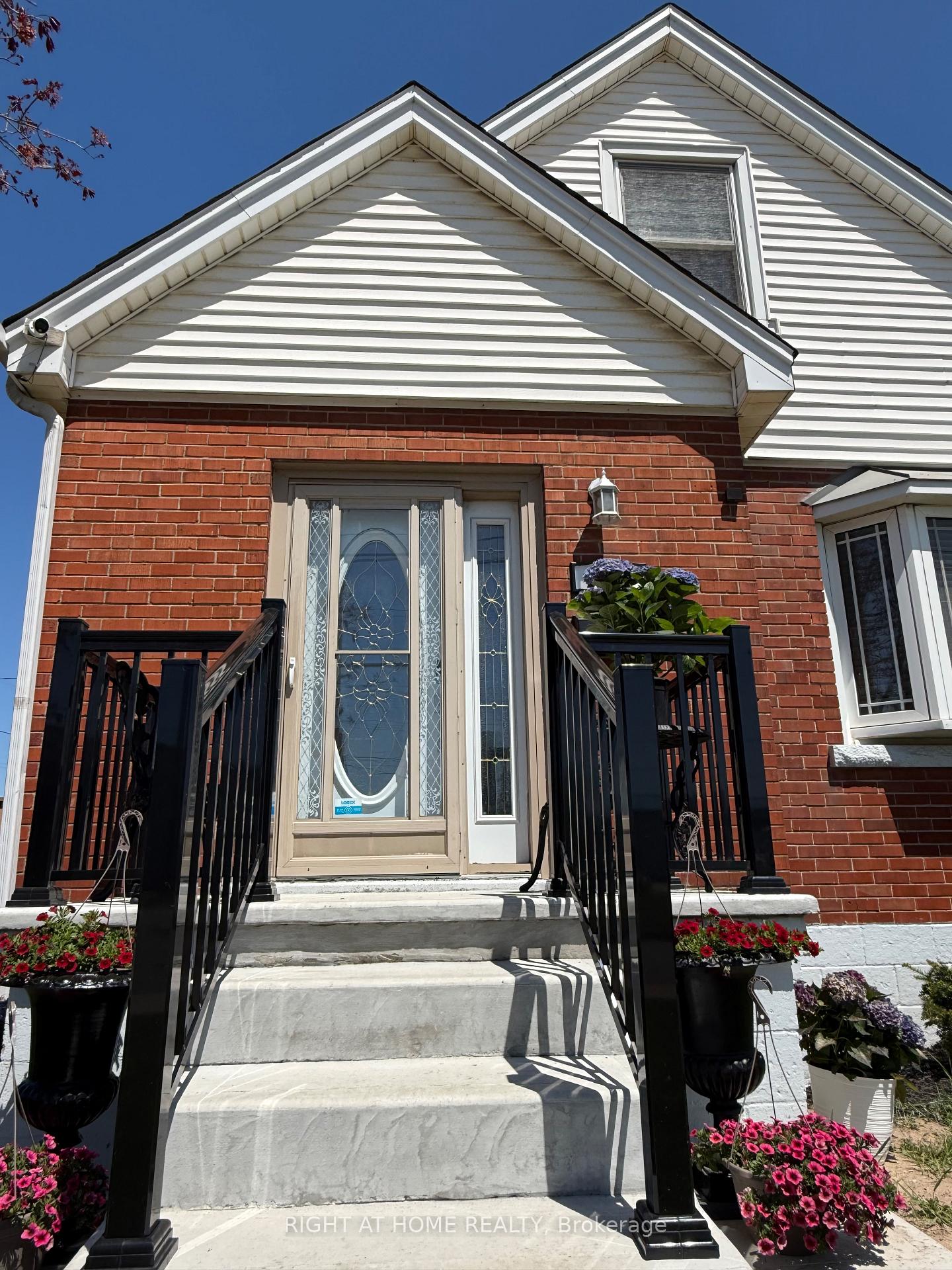 Photo 4 of Unit Upper, 1979 Brampton Street, Hamilton, Parkview — HOMEH