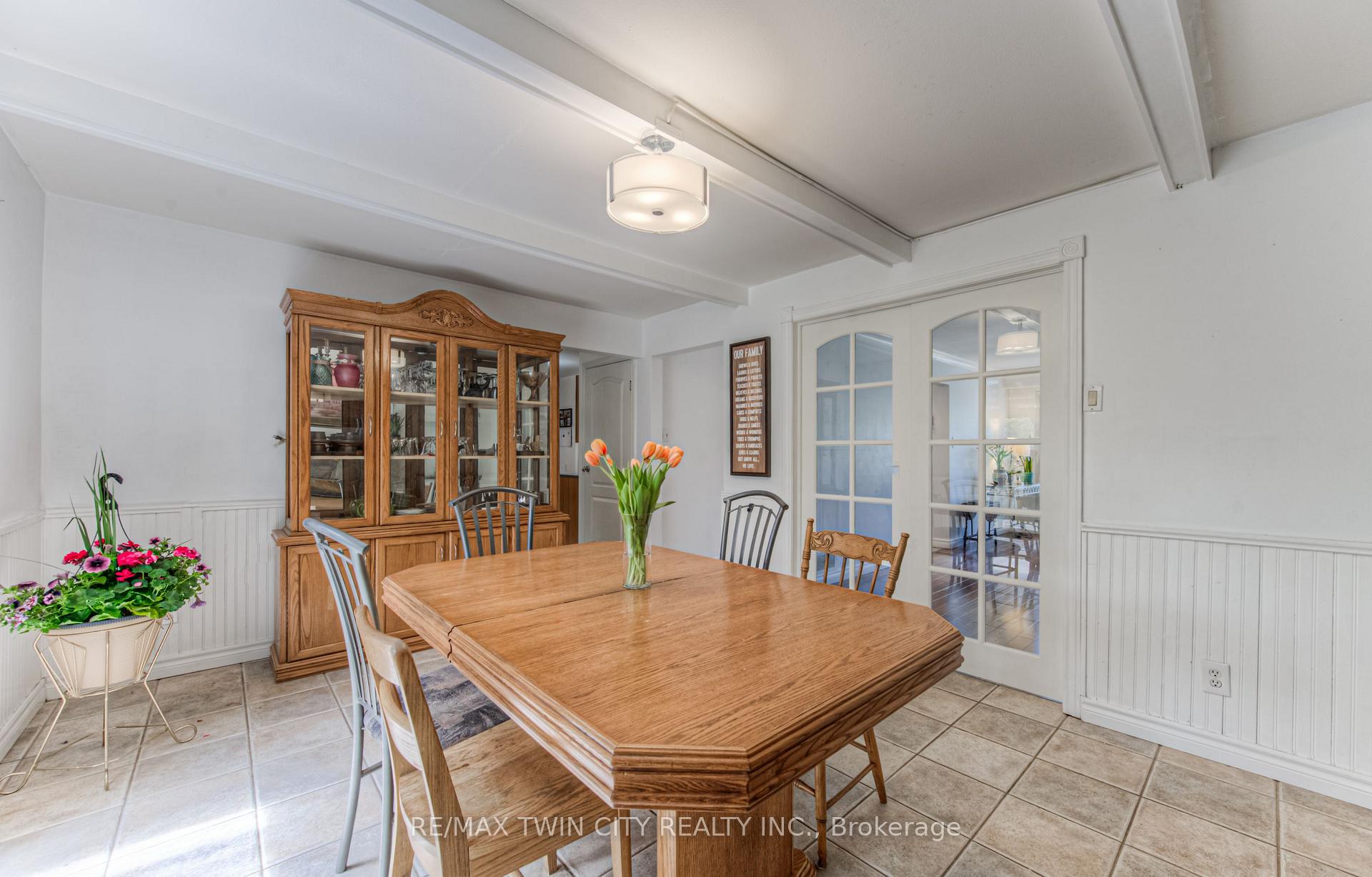 Photo 12 of 92 Pinehurst Crescent, Kitchener — HOMEH