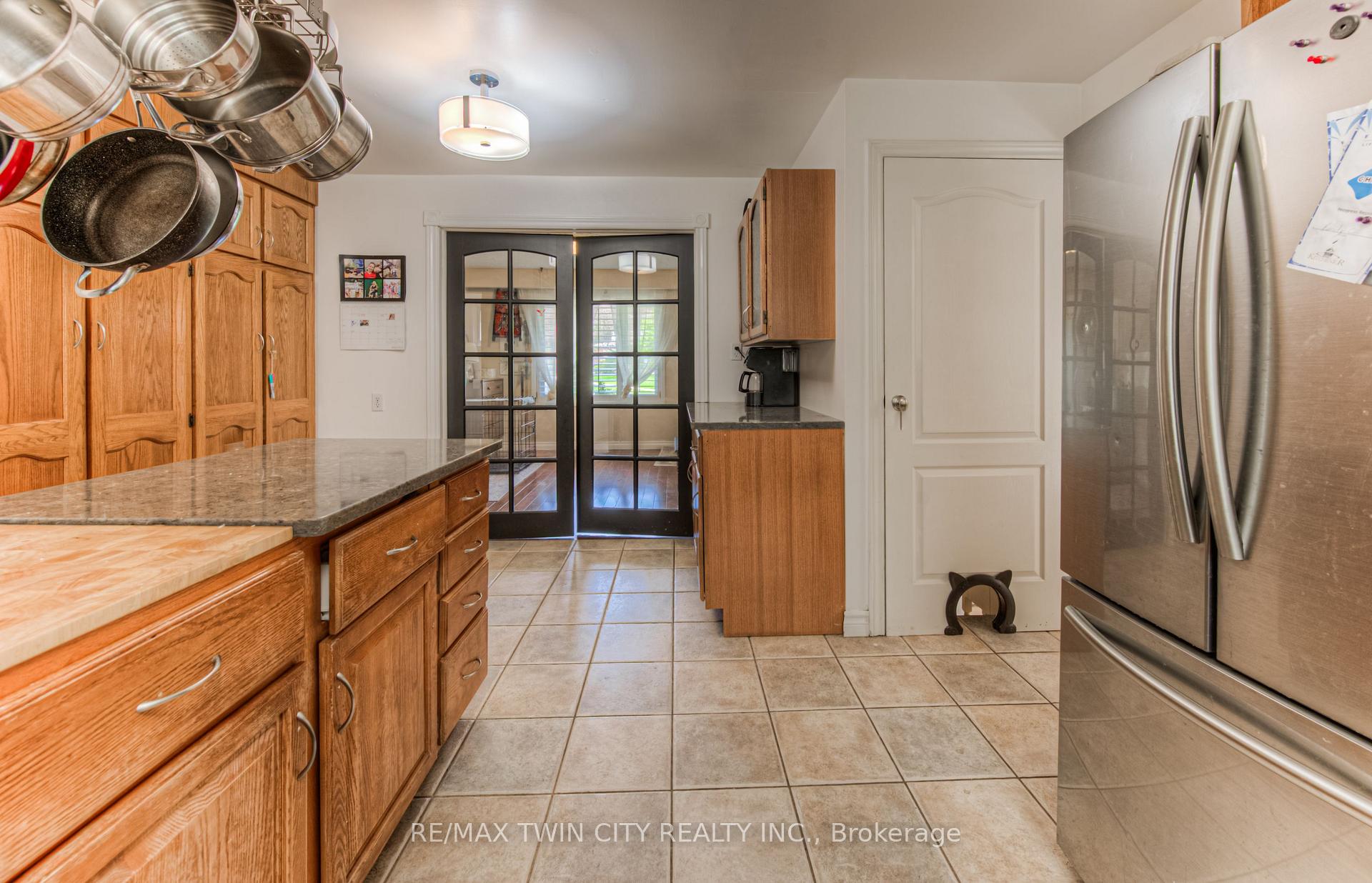 Photo 17 of 92 Pinehurst Crescent, Kitchener — HOMEH