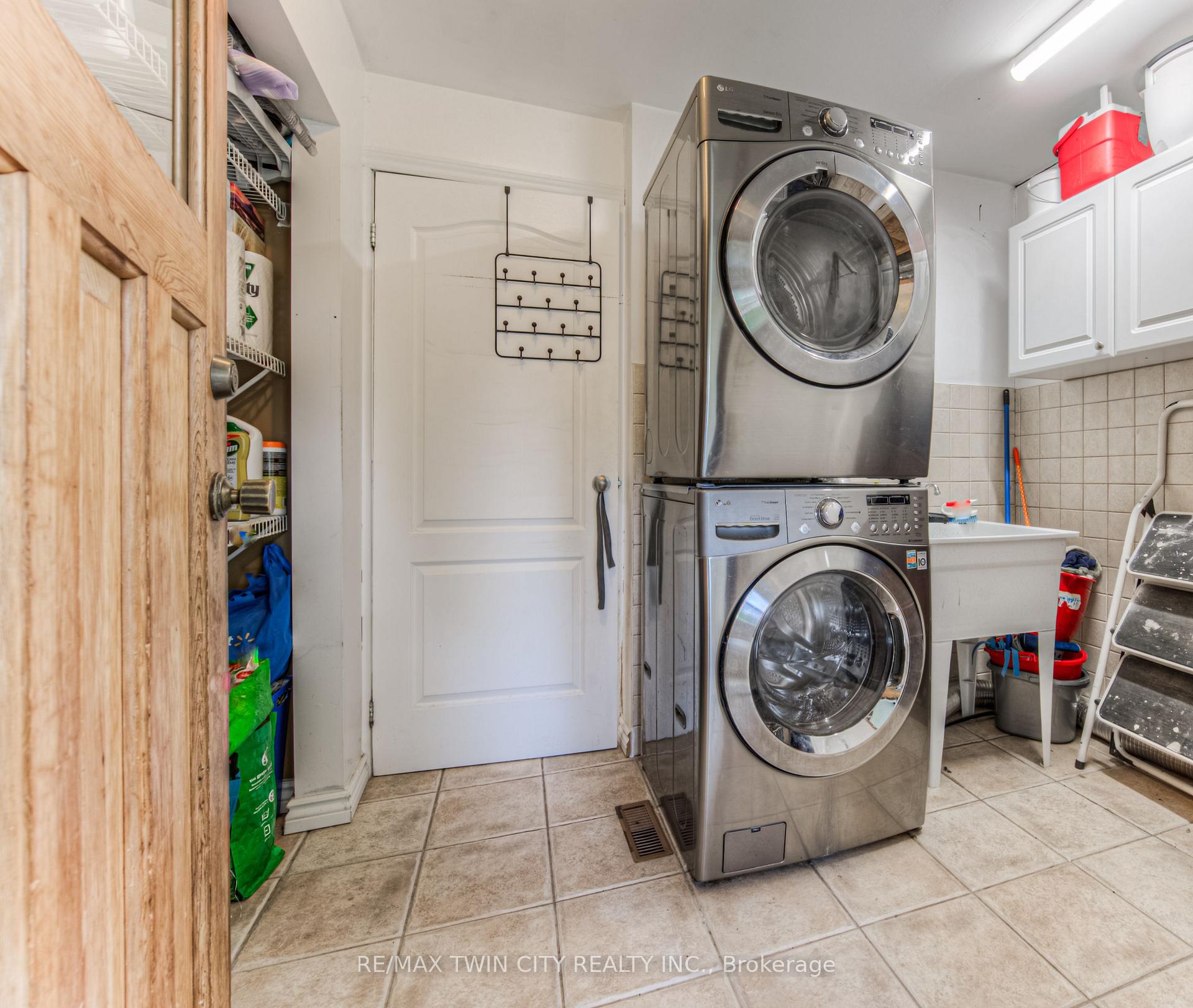 Photo 20 of 92 Pinehurst Crescent, Kitchener — HOMEH