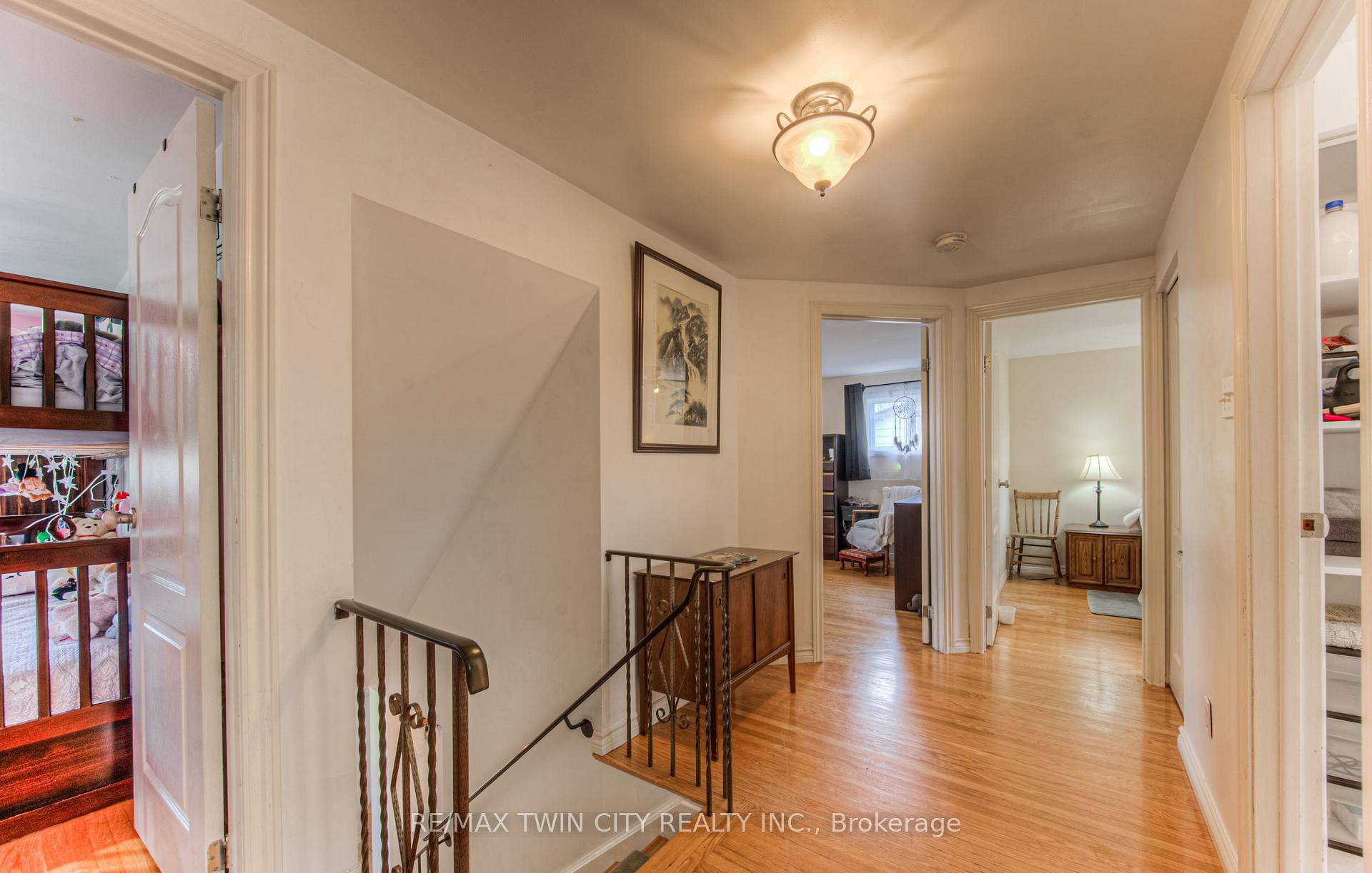 Photo 23 of 92 Pinehurst Crescent, Kitchener — HOMEH