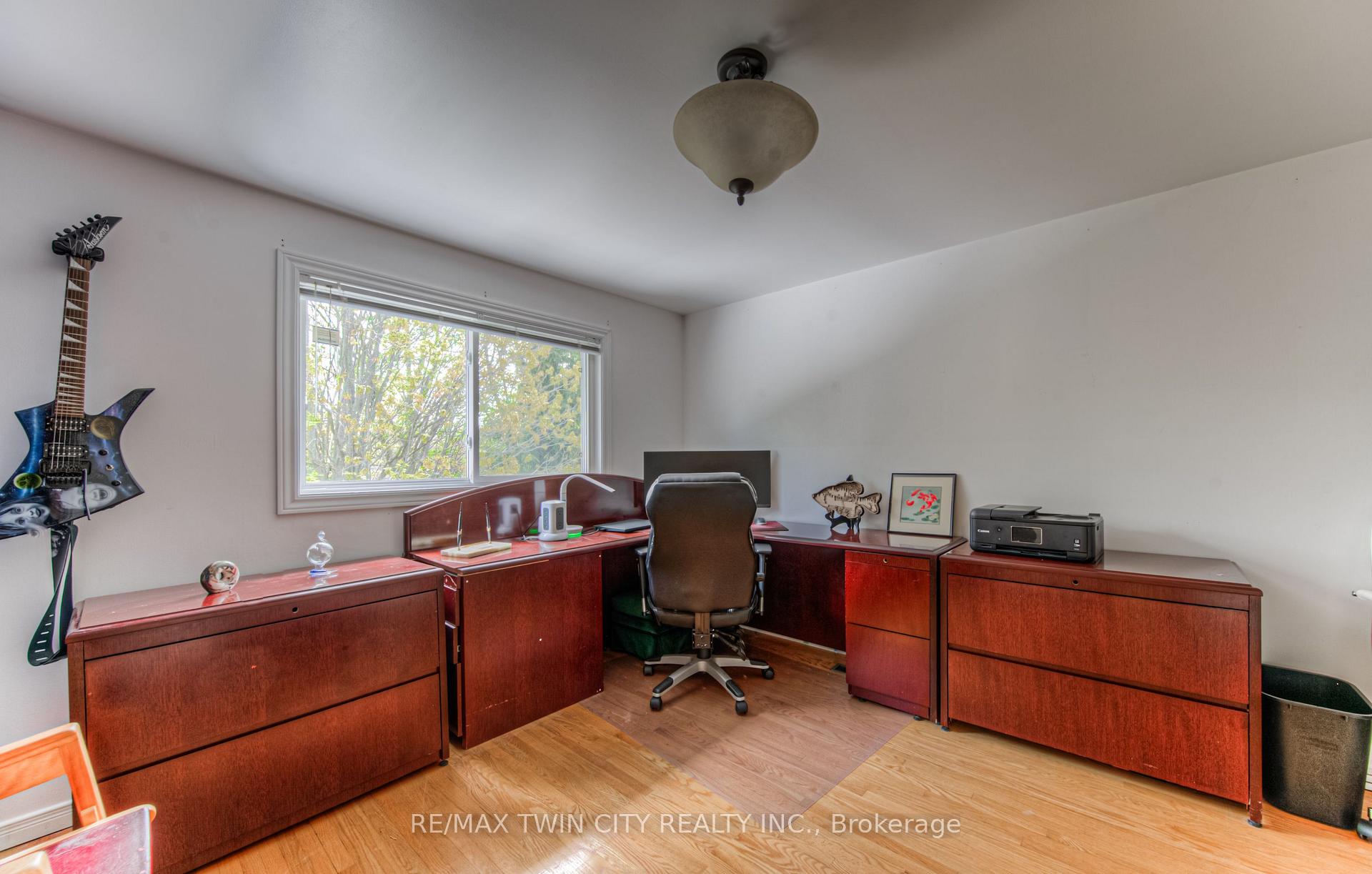 Photo 27 of 92 Pinehurst Crescent, Kitchener — HOMEH