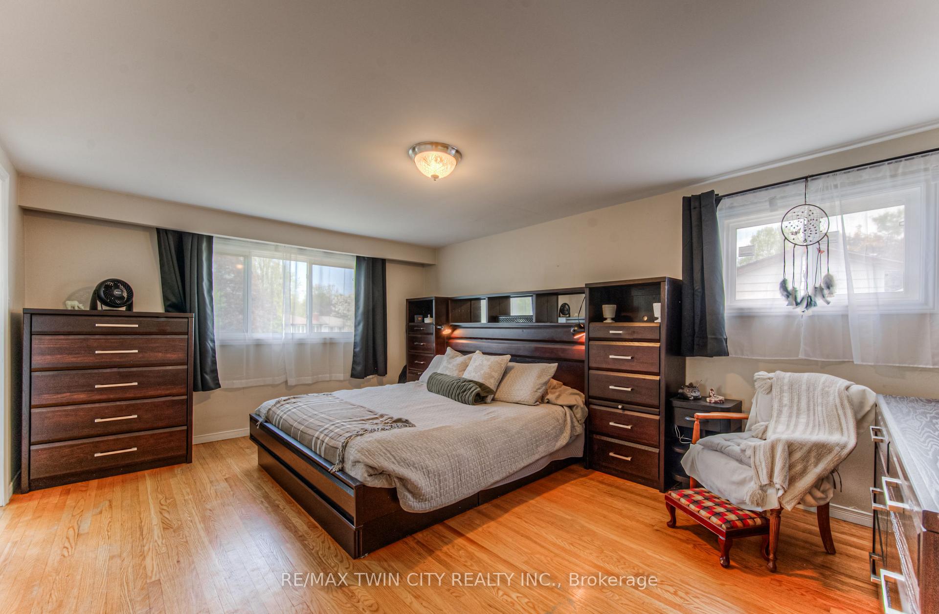 Photo 28 of 92 Pinehurst Crescent, Kitchener — HOMEH