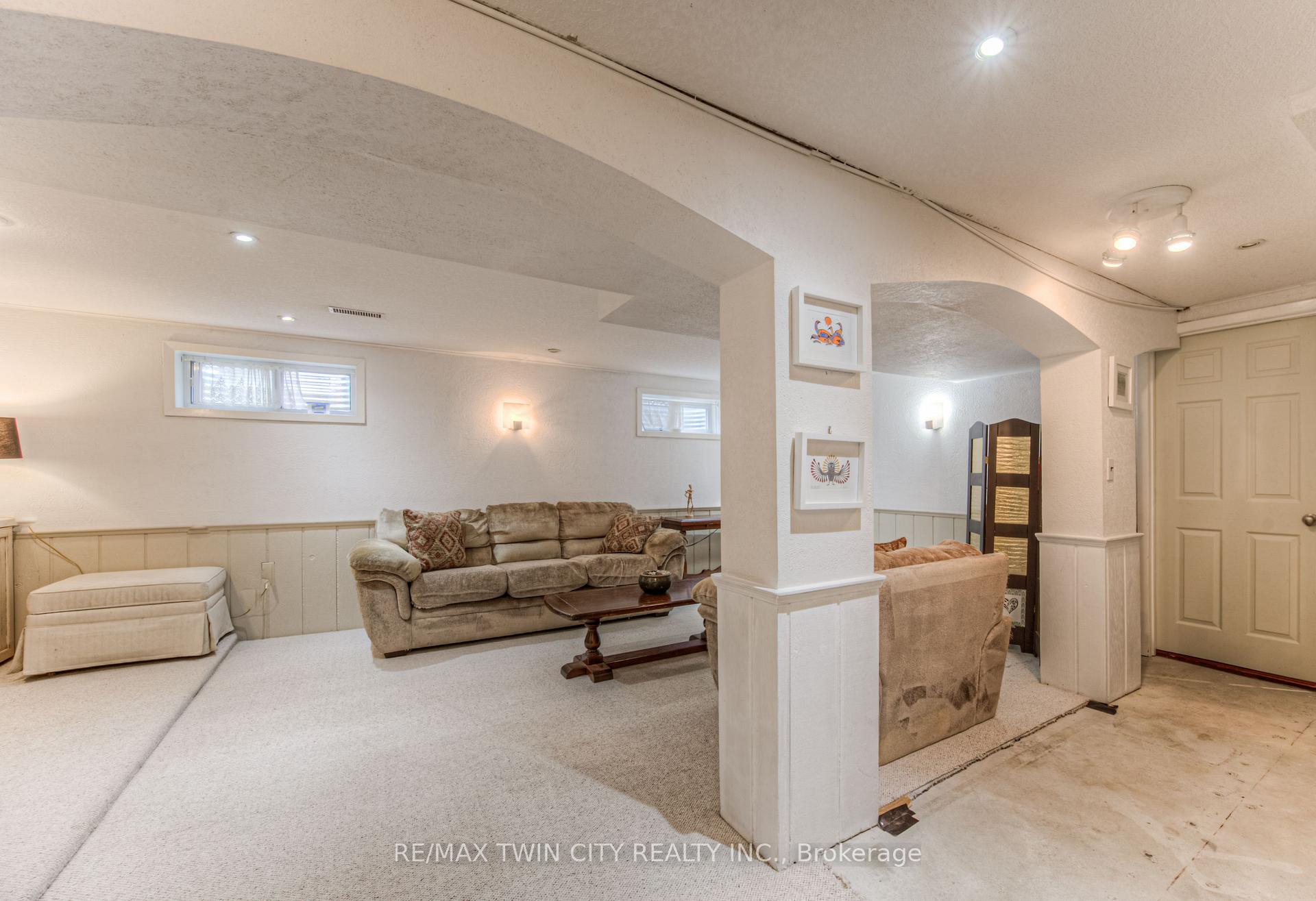 Photo 34 of 92 Pinehurst Crescent, Kitchener — HOMEH