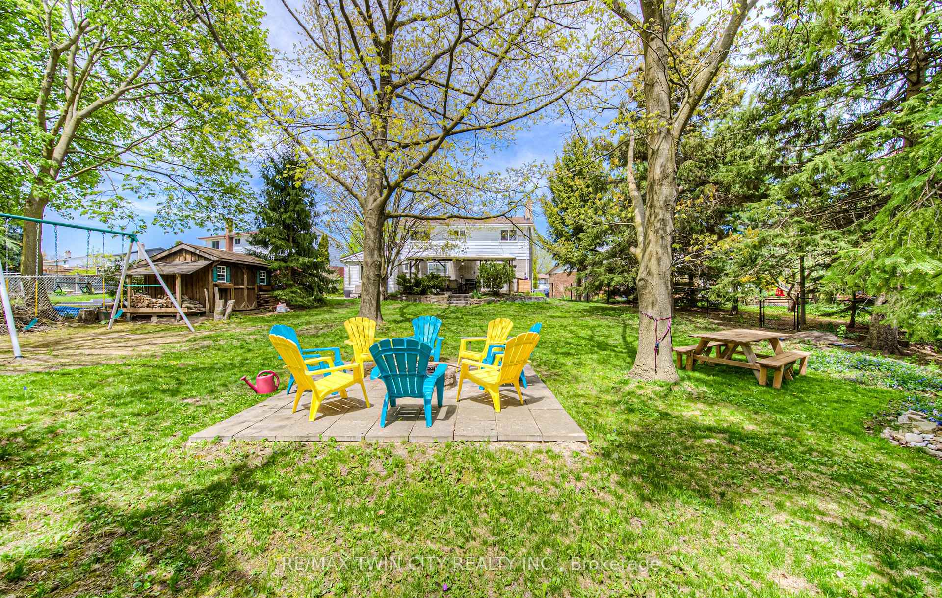 Photo 42 of 92 Pinehurst Crescent, Kitchener — HOMEH