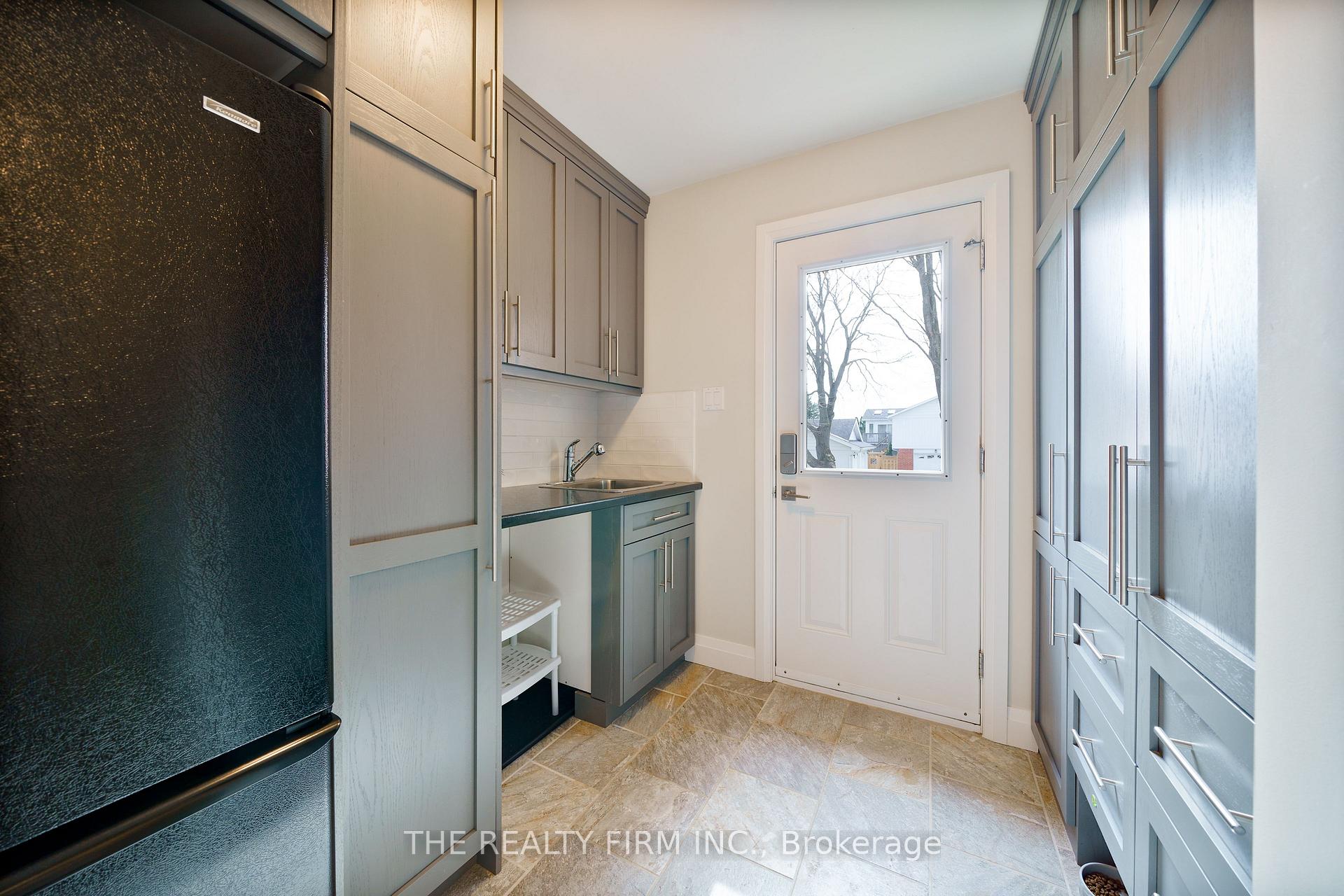 Photo 17 of 16 Gwendolyn Street, Middlesex Centre, Birr — HOMEH