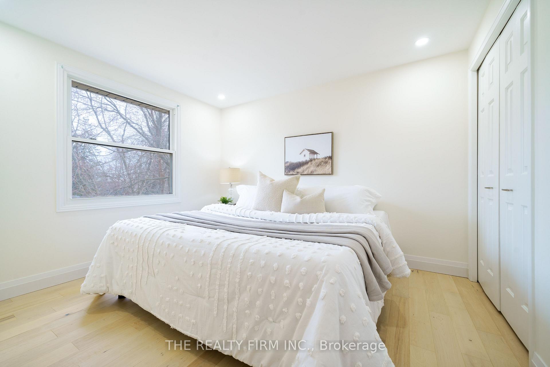 Photo 26 of 16 Gwendolyn Street, Middlesex Centre, Birr — HOMEH