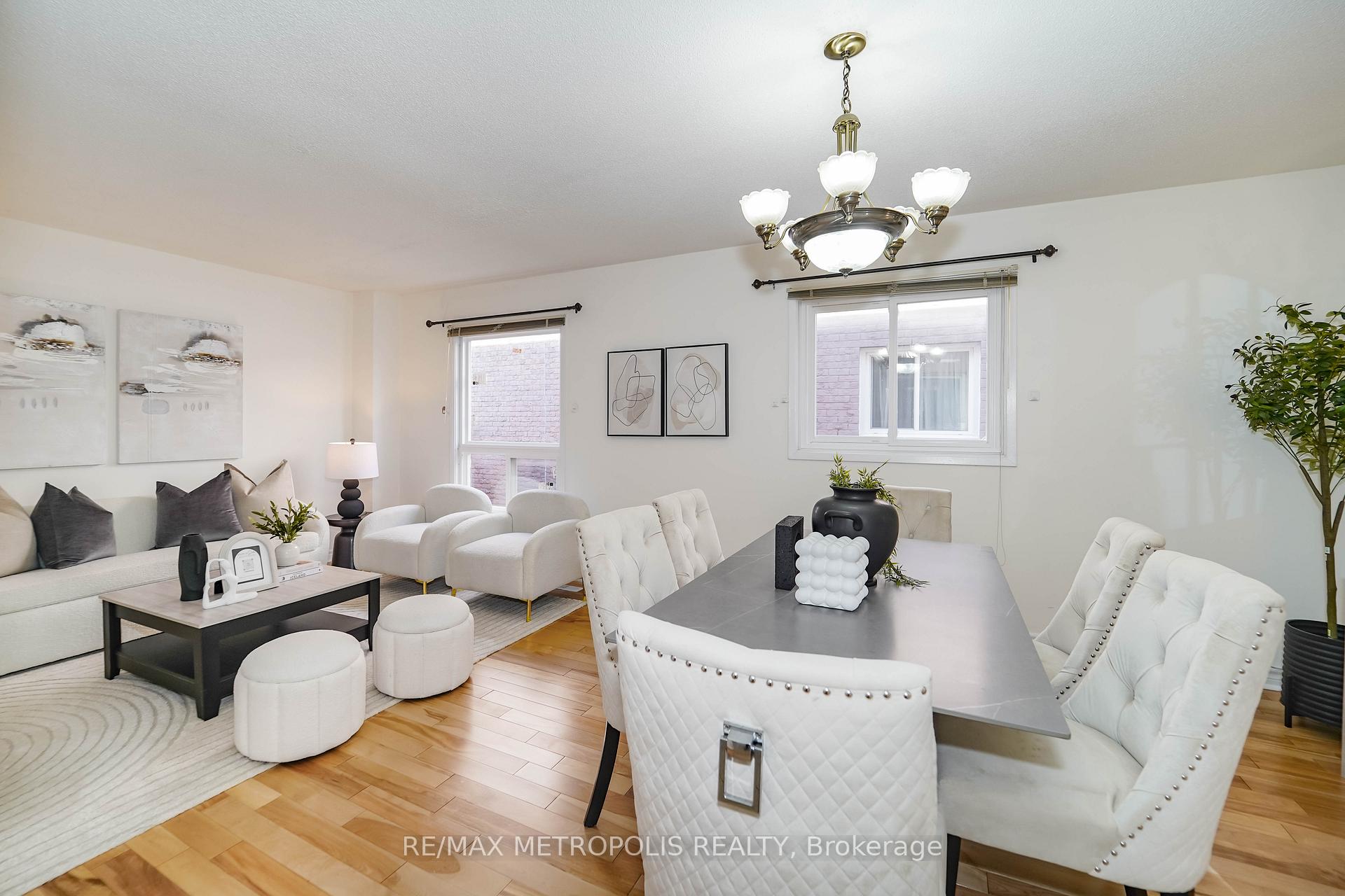 Photo 12 of 40 Lavron Court, Markham, Middlefield — HOMEH
