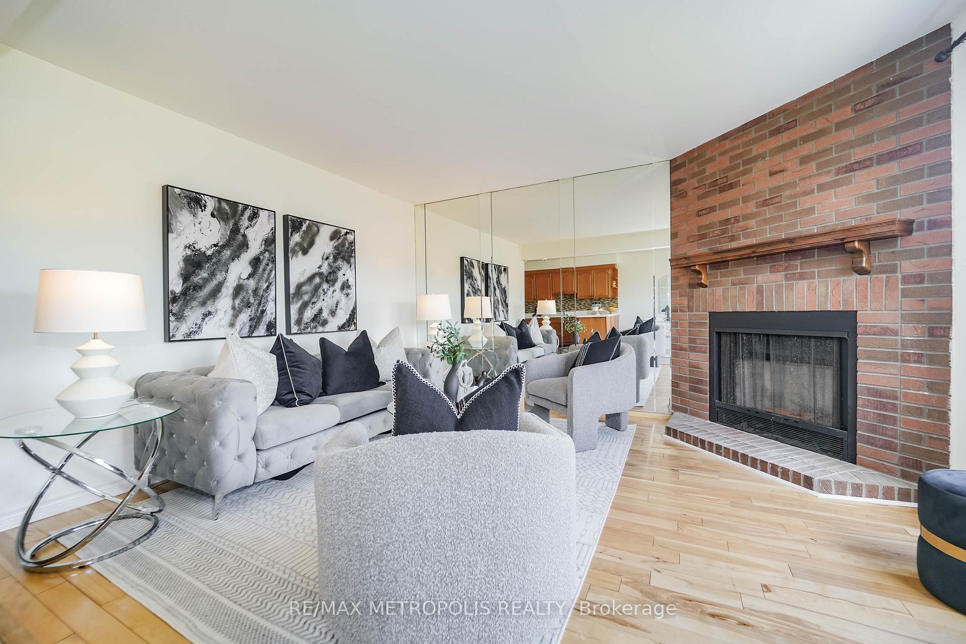 Photo 20 of 40 Lavron Court, Markham, Middlefield — HOMEH