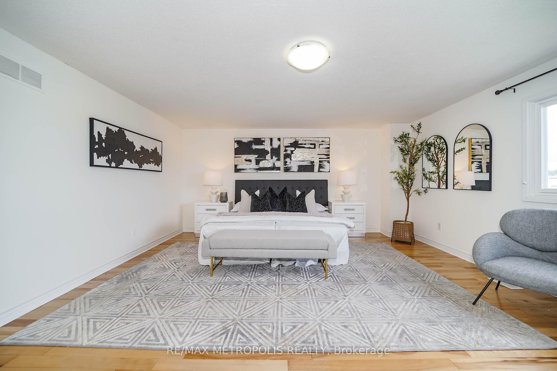 Photo 28 of 40 Lavron Court, Markham, Middlefield — HOMEH