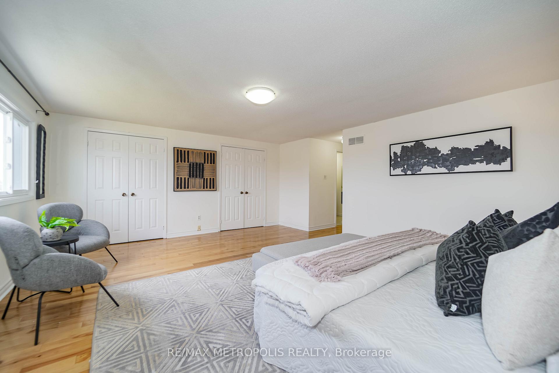 Photo 30 of 40 Lavron Court, Markham, Middlefield — HOMEH