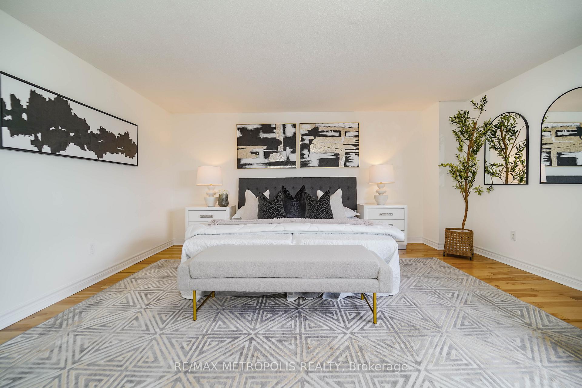 Photo 31 of 40 Lavron Court, Markham, Middlefield — HOMEH