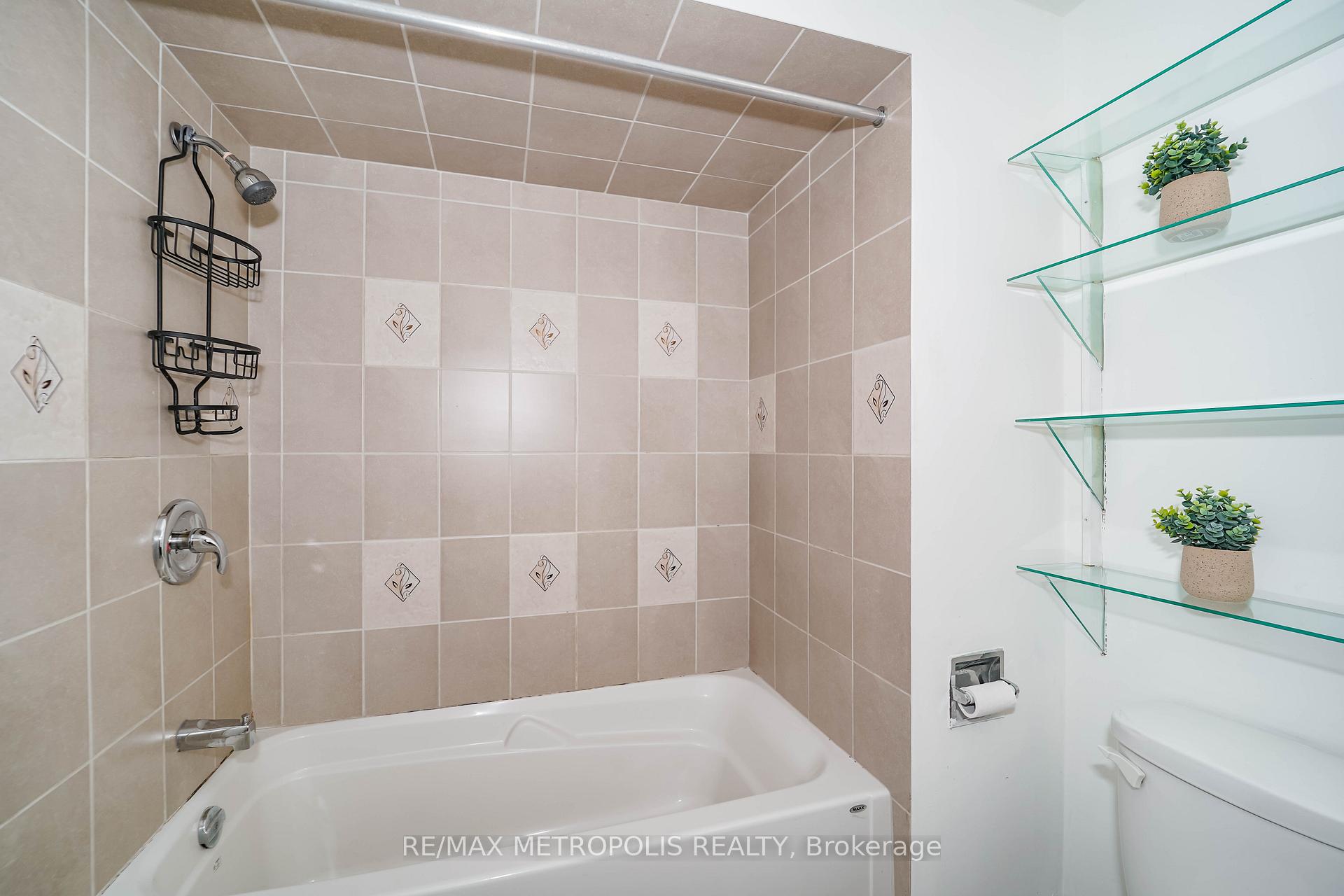 Photo 33 of 40 Lavron Court, Markham, Middlefield — HOMEH