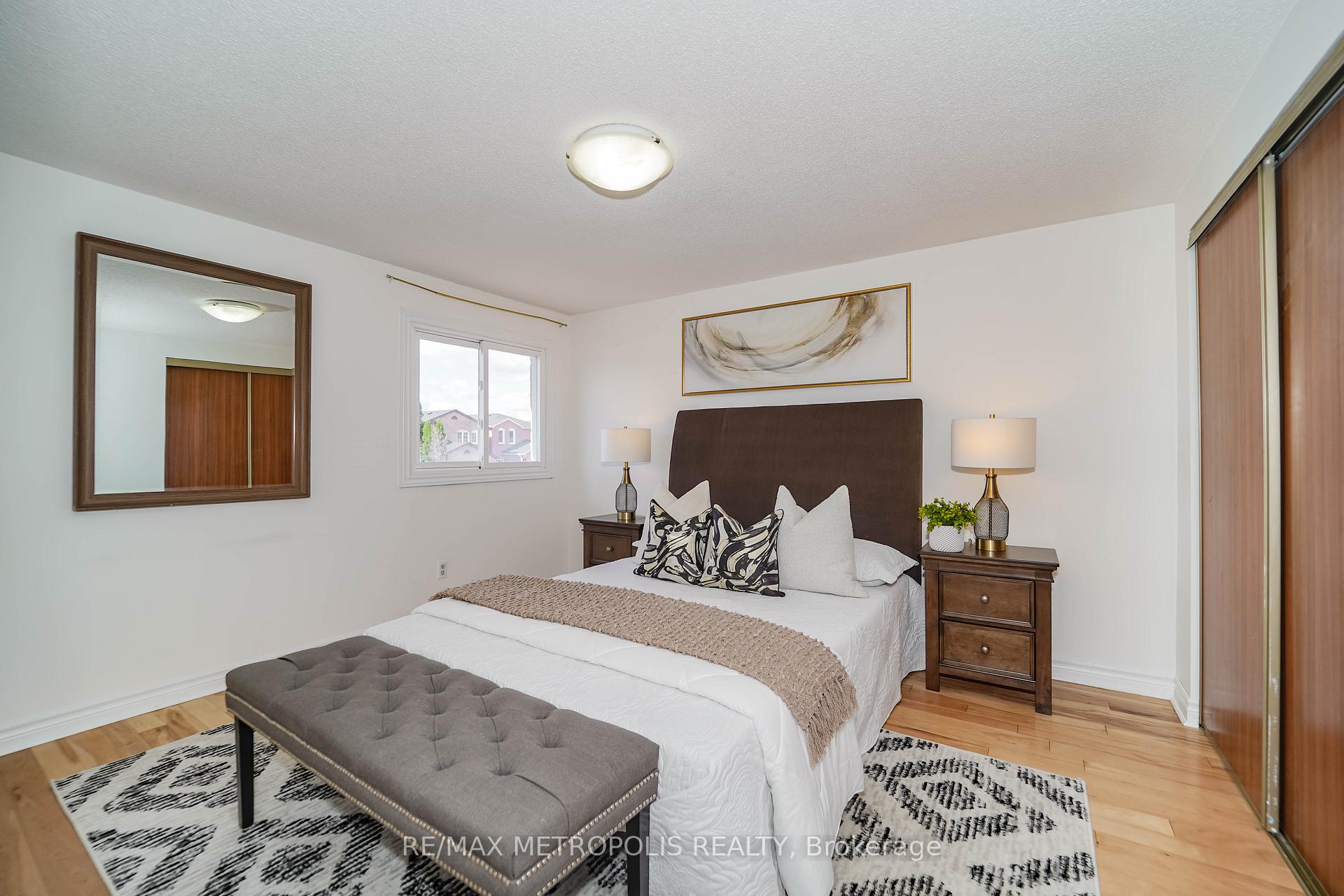 Photo 38 of 40 Lavron Court, Markham, Middlefield — HOMEH