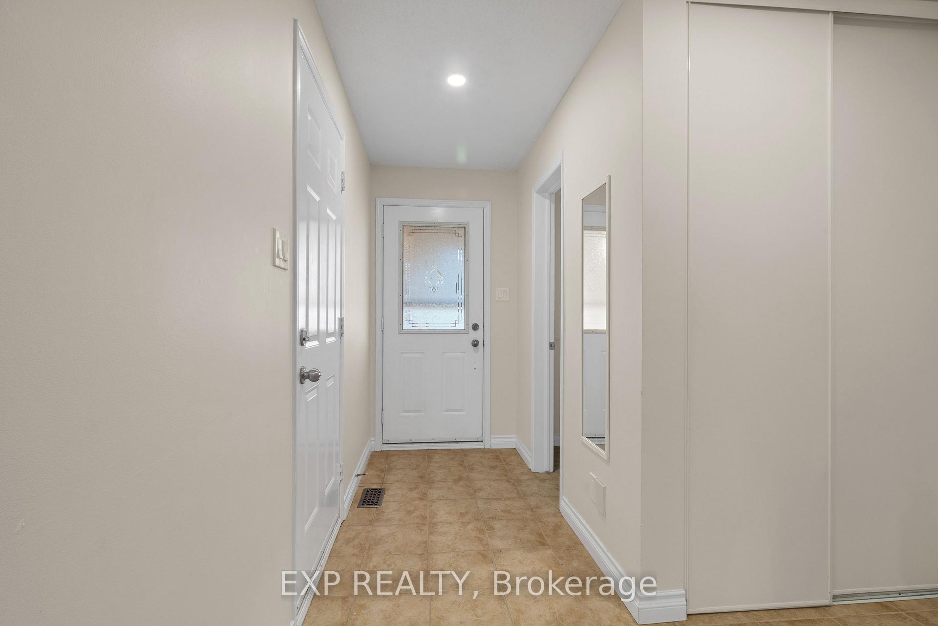 Photo 3 of 105 Banchory Crescent, Ottawa, Kanata - Morgan's Grant/South March — HOMEH