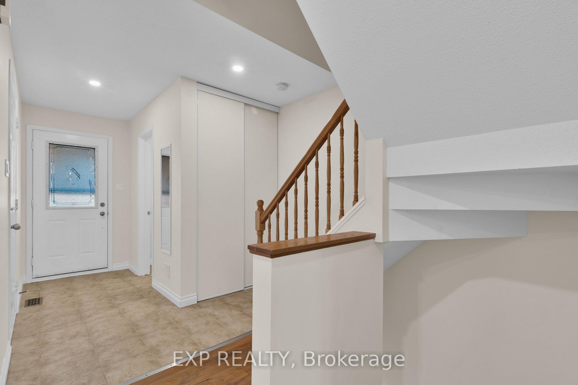 Photo 6 of 105 Banchory Crescent, Ottawa, Kanata - Morgan's Grant/South March — HOMEH