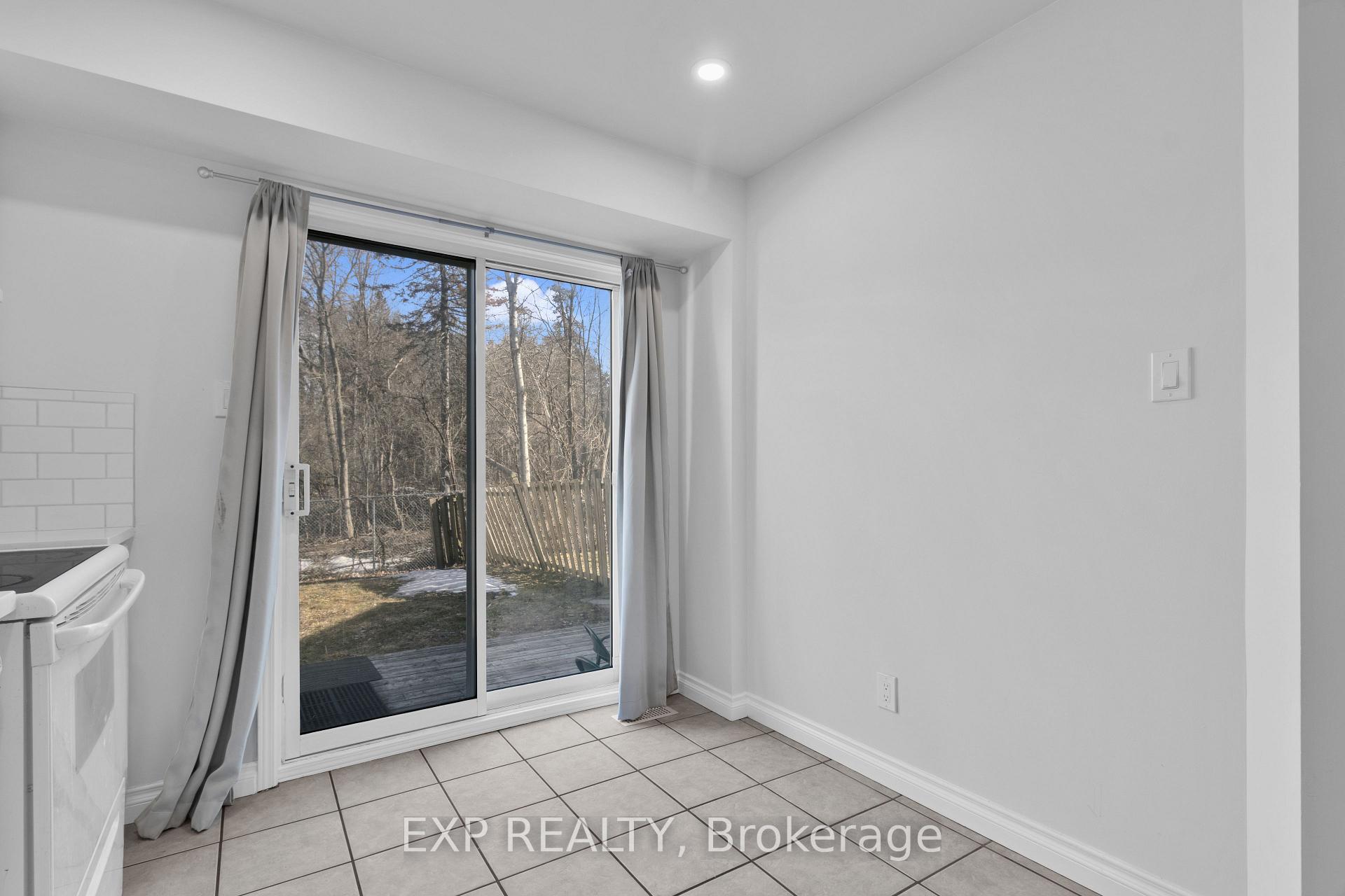 Photo 9 of 105 Banchory Crescent, Ottawa, Kanata - Morgan's Grant/South March — HOMEH