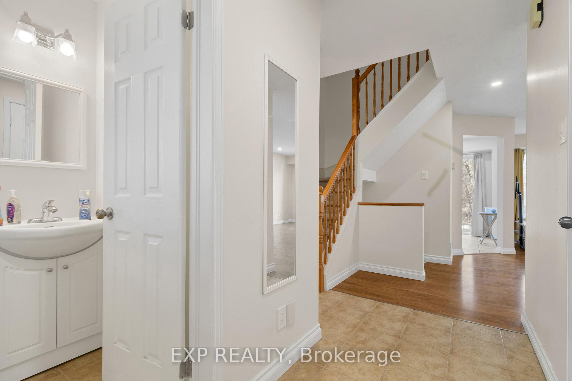 Photo 10 of 105 Banchory Crescent, Ottawa, Kanata - Morgan's Grant/South March — HOMEH