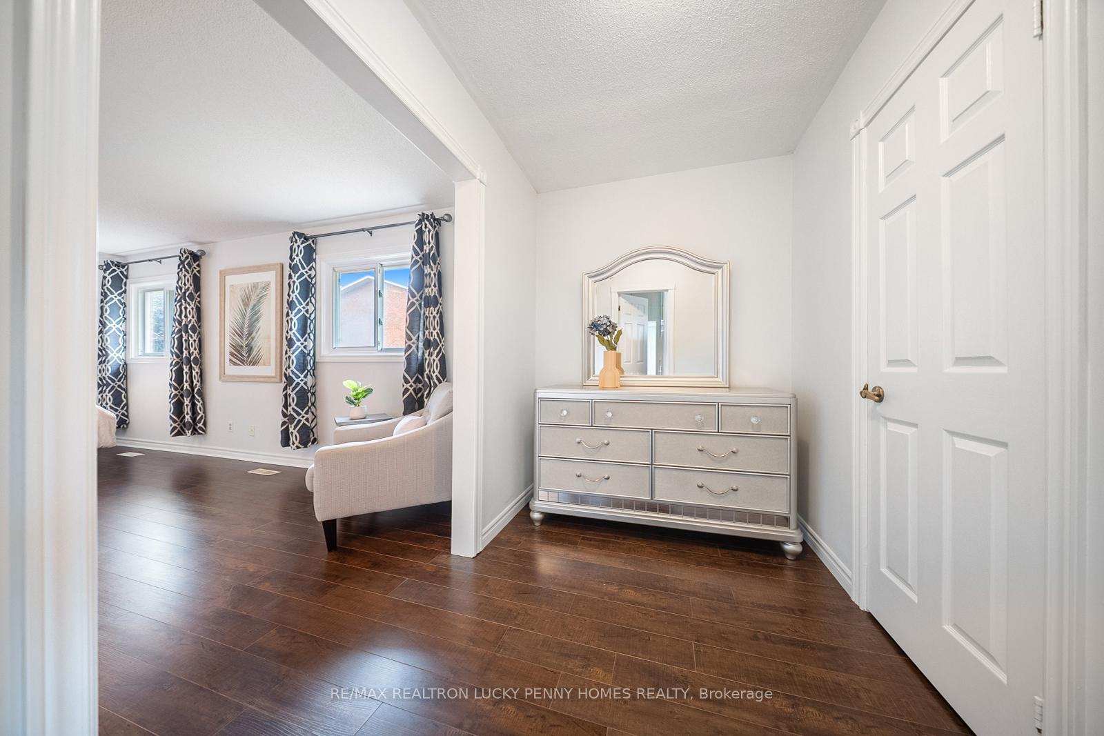 Photo 1 of 17 Buttonfield Road, Markham, Buttonville — HOMEH