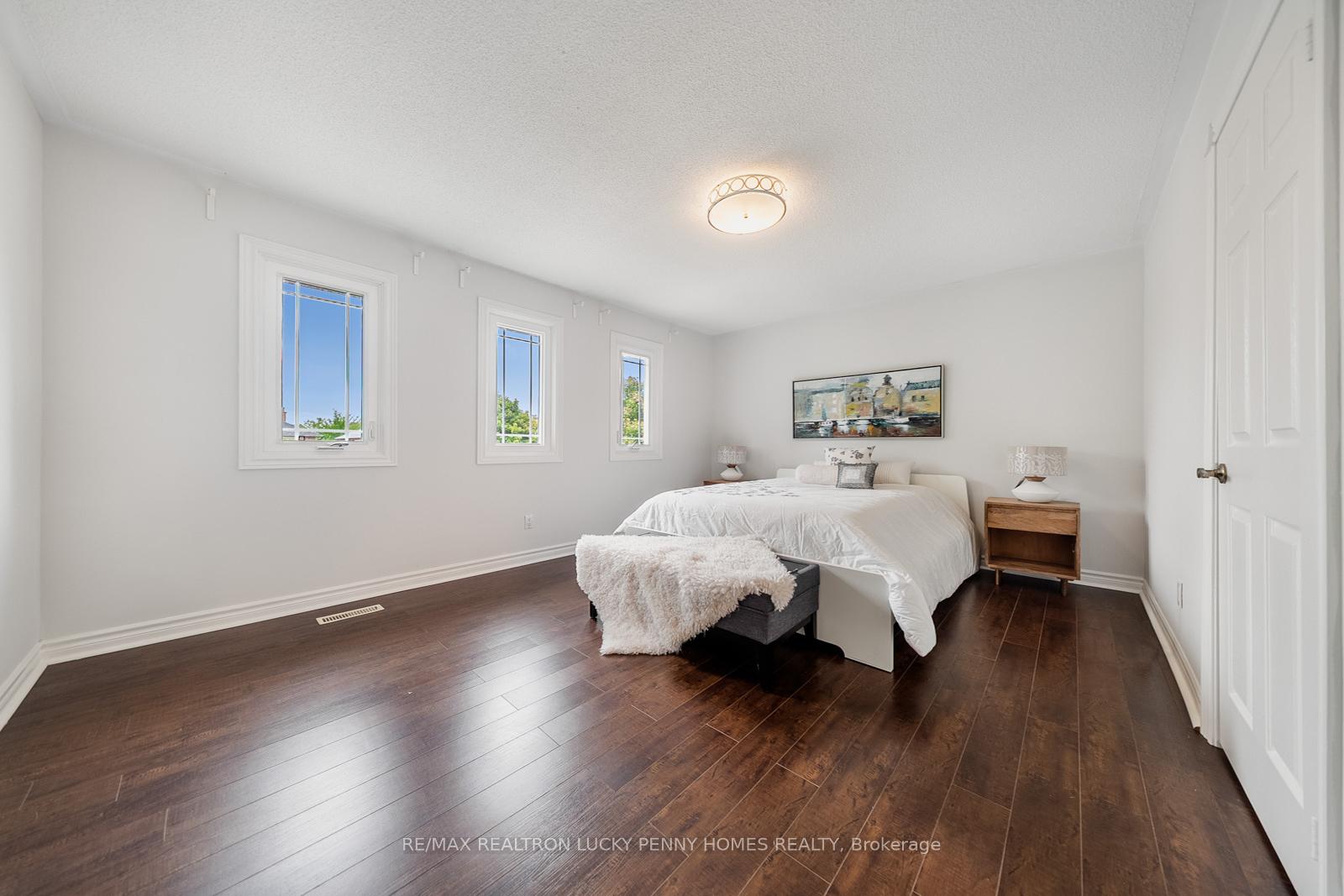 Photo 3 of 17 Buttonfield Road, Markham, Buttonville — HOMEH