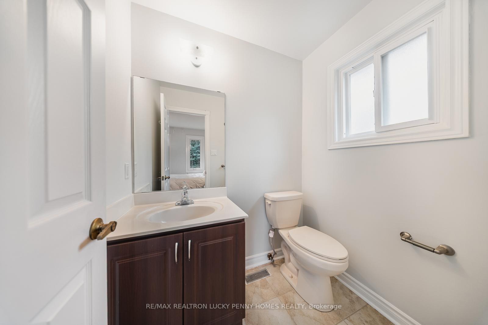 Photo 4 of 17 Buttonfield Road, Markham, Buttonville — HOMEH