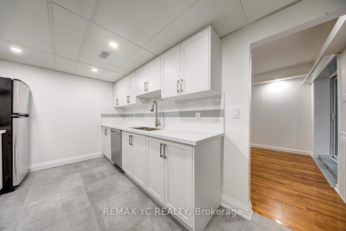 Photo 4 of Unit Unit C, 31 Morgan Avenue, Markham, Thornhill — HOMEH