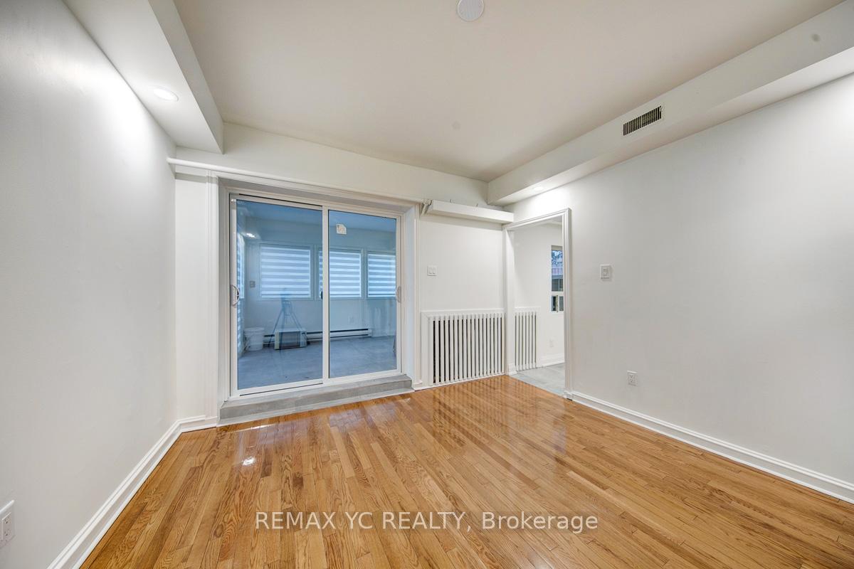 Photo 5 of Unit Unit C, 31 Morgan Avenue, Markham, Thornhill — HOMEH