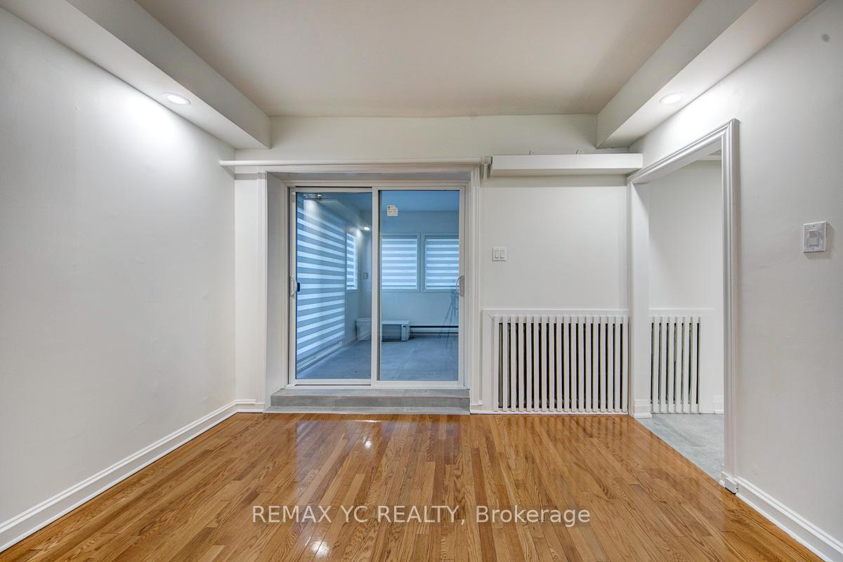 Photo 6 of Unit Unit C, 31 Morgan Avenue, Markham, Thornhill — HOMEH