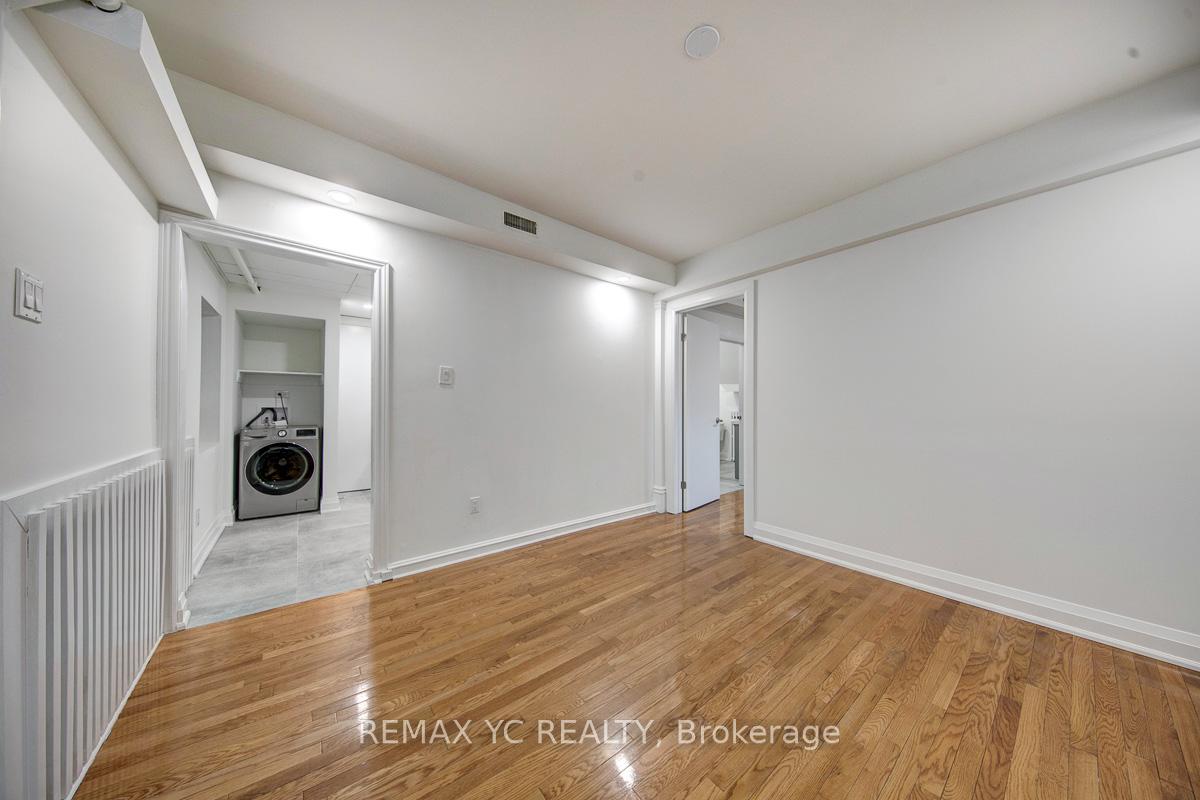 Photo 7 of Unit Unit C, 31 Morgan Avenue, Markham, Thornhill — HOMEH