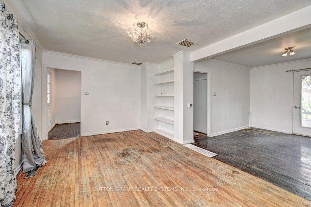 Photo 3 of 135 Glen Road, Kitchener — HOMEH