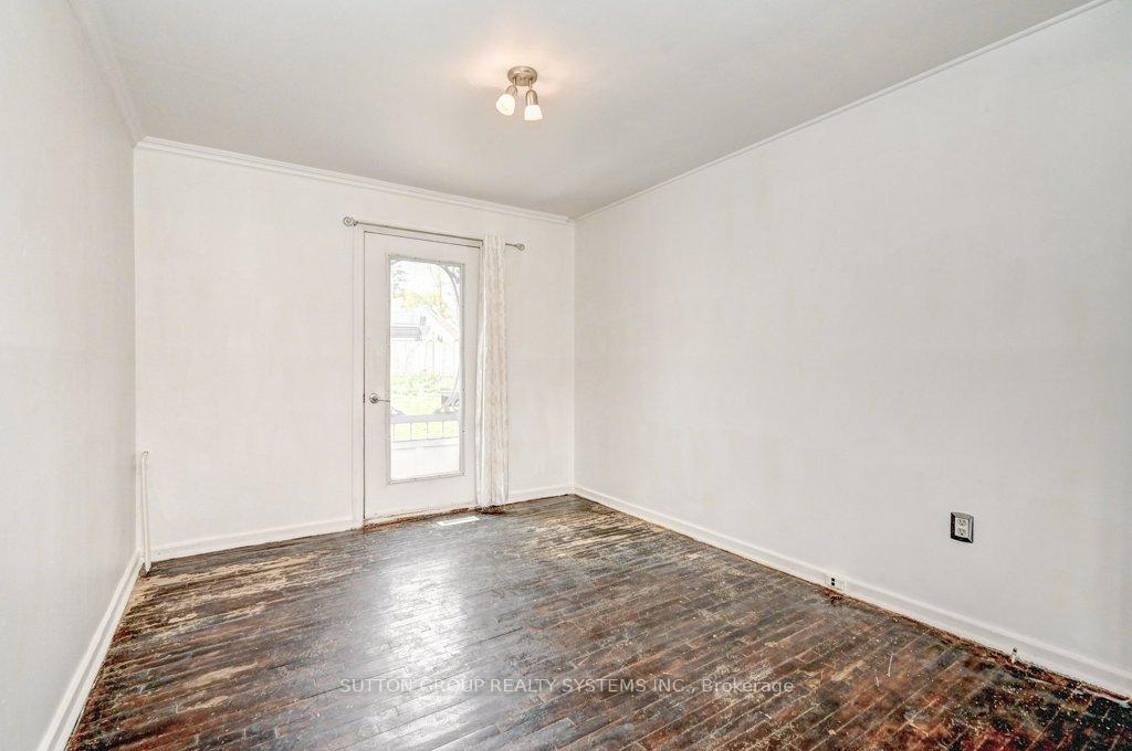 Photo 5 of 135 Glen Road, Kitchener — HOMEH