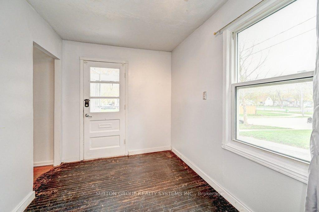 Photo 6 of 135 Glen Road, Kitchener — HOMEH