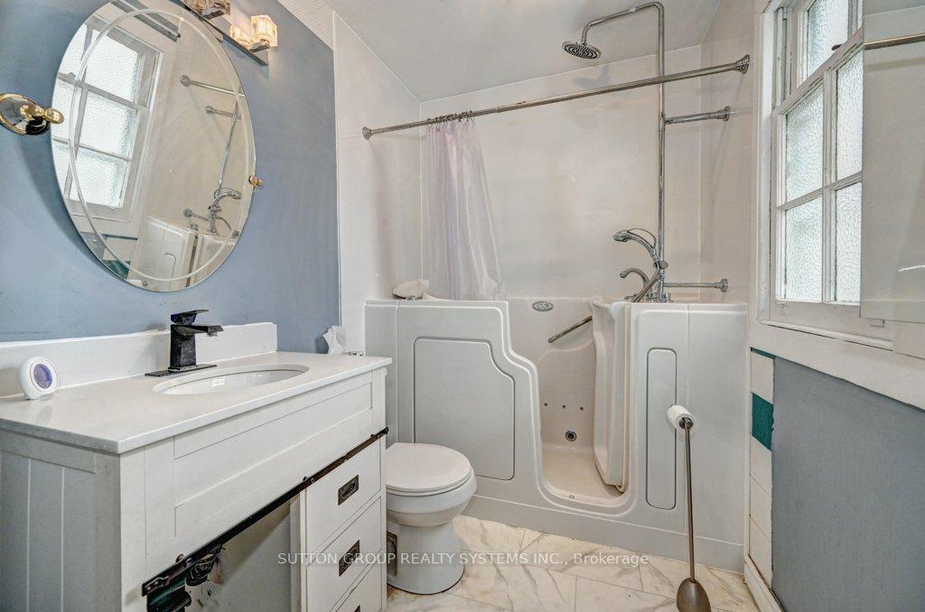 Photo 11 of 135 Glen Road, Kitchener — HOMEH