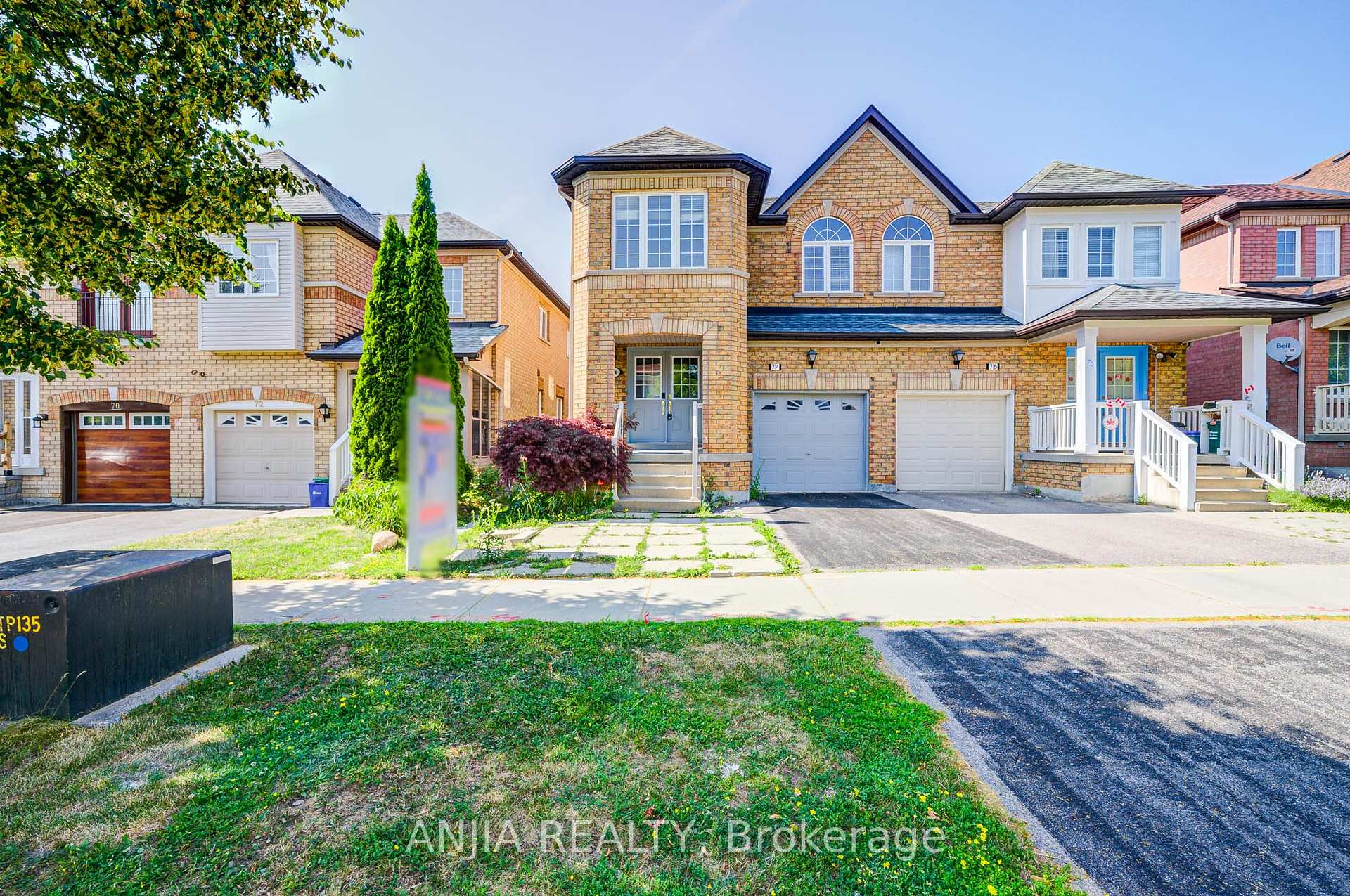 Photo 2 of 74 Weatherill Road, Markham, Berczy — HOMEH