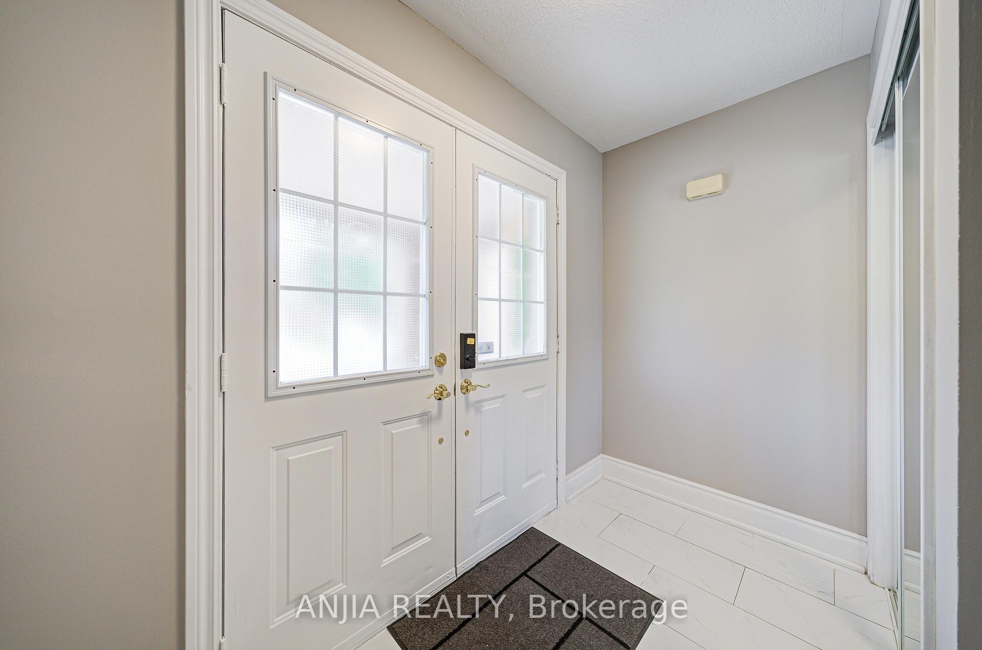 Photo 3 of 74 Weatherill Road, Markham, Berczy — HOMEH