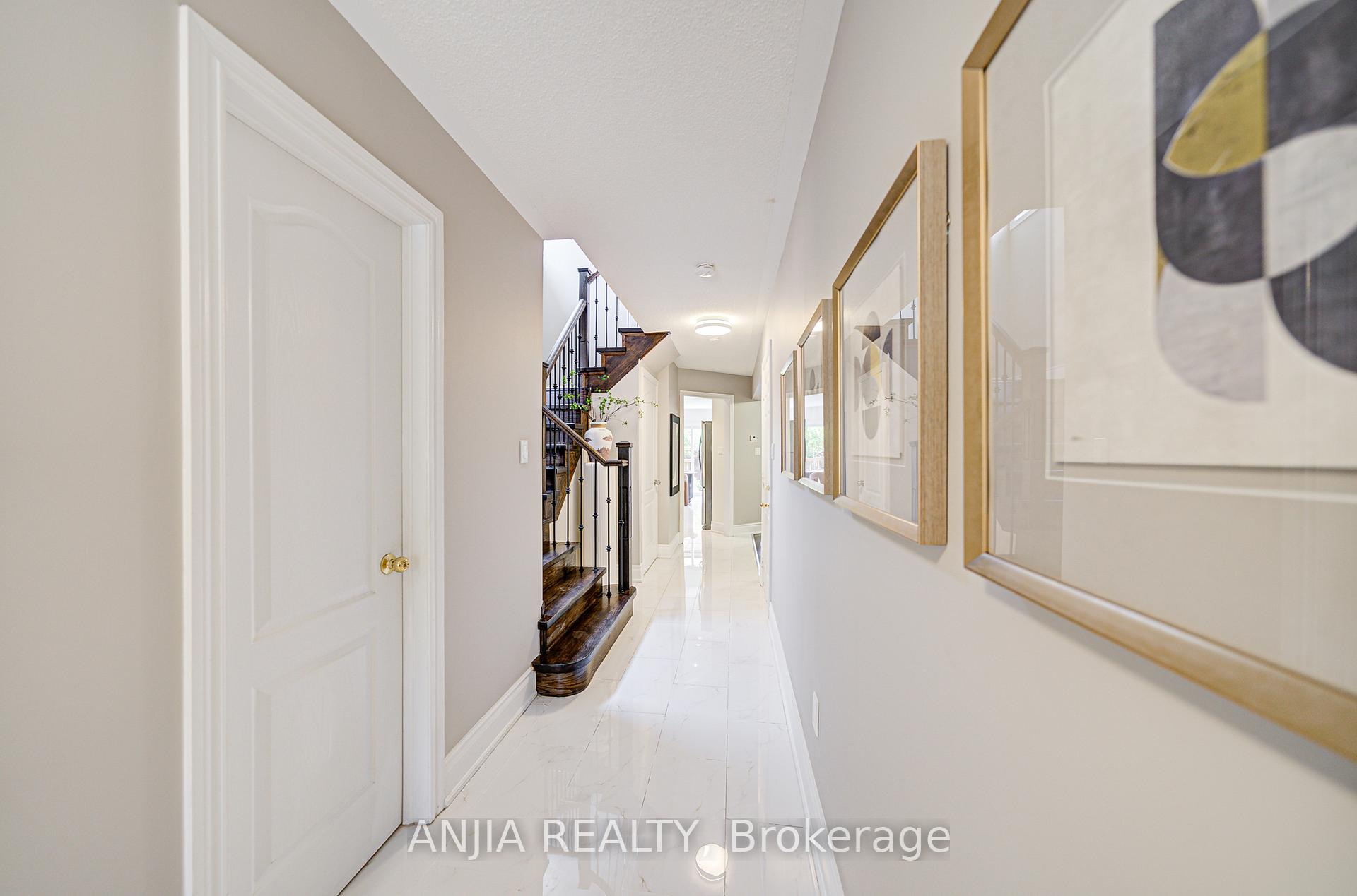 Photo 4 of 74 Weatherill Road, Markham, Berczy — HOMEH