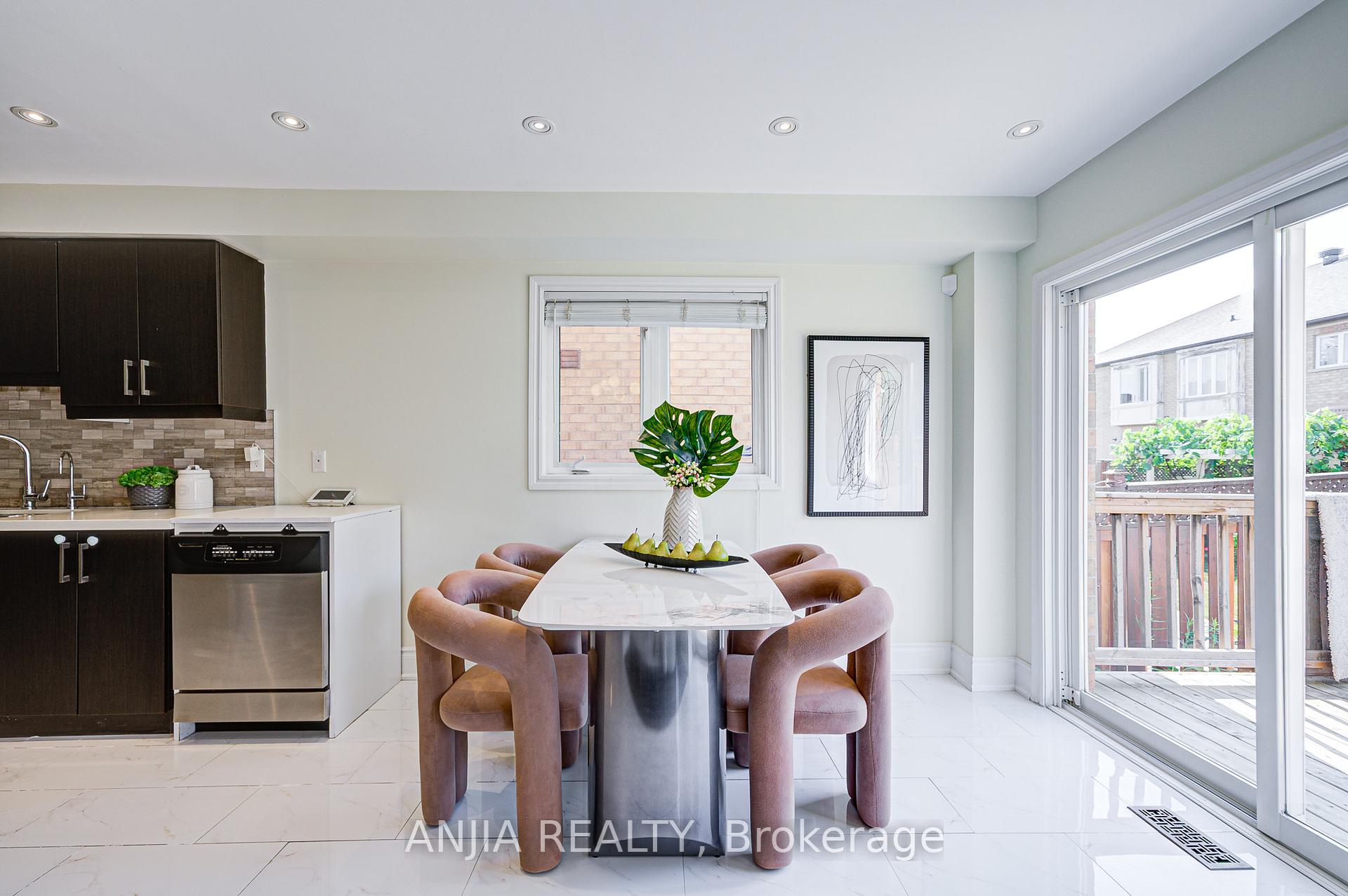 Photo 12 of 74 Weatherill Road, Markham, Berczy — HOMEH