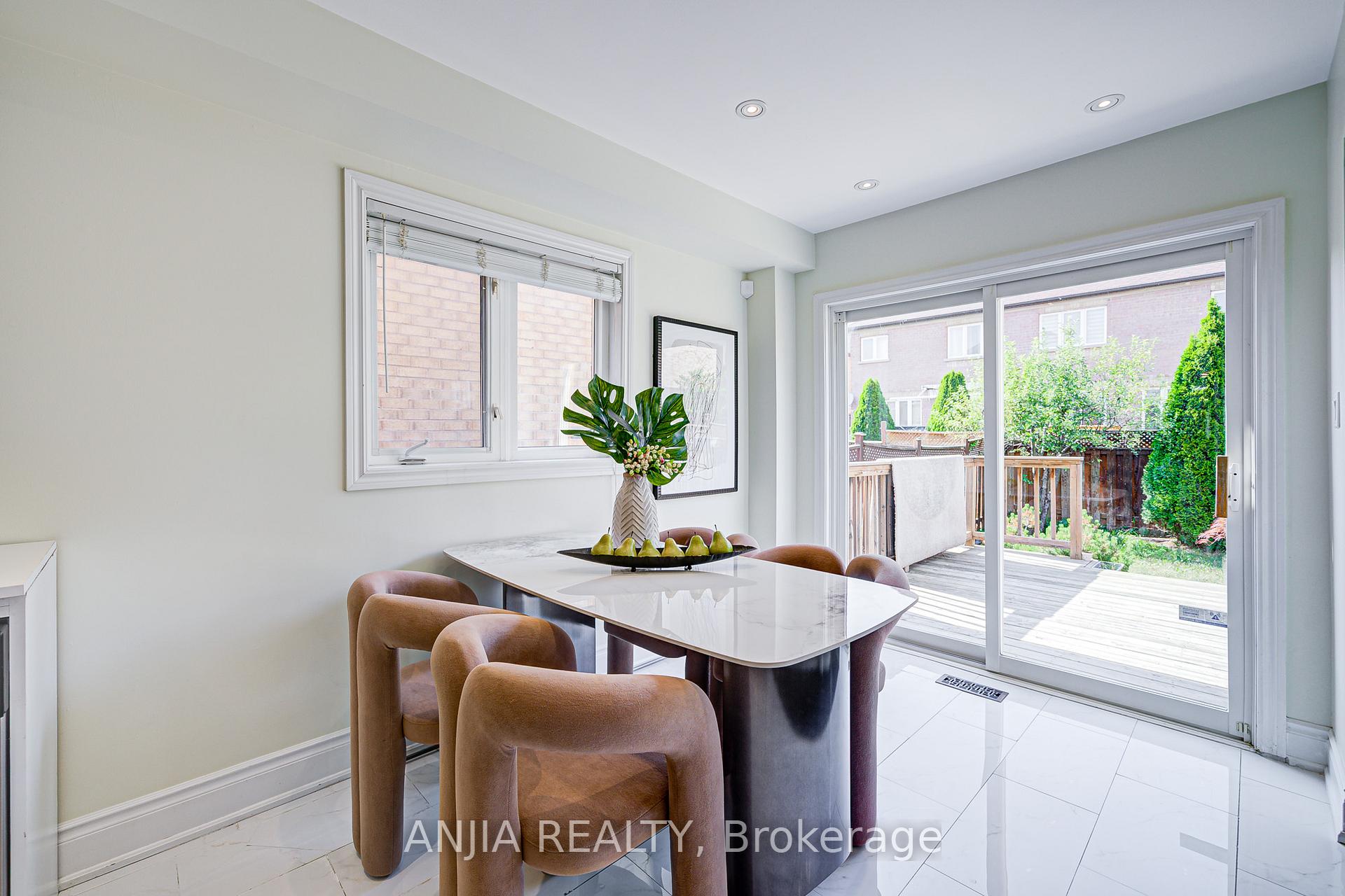 Photo 14 of 74 Weatherill Road, Markham, Berczy — HOMEH