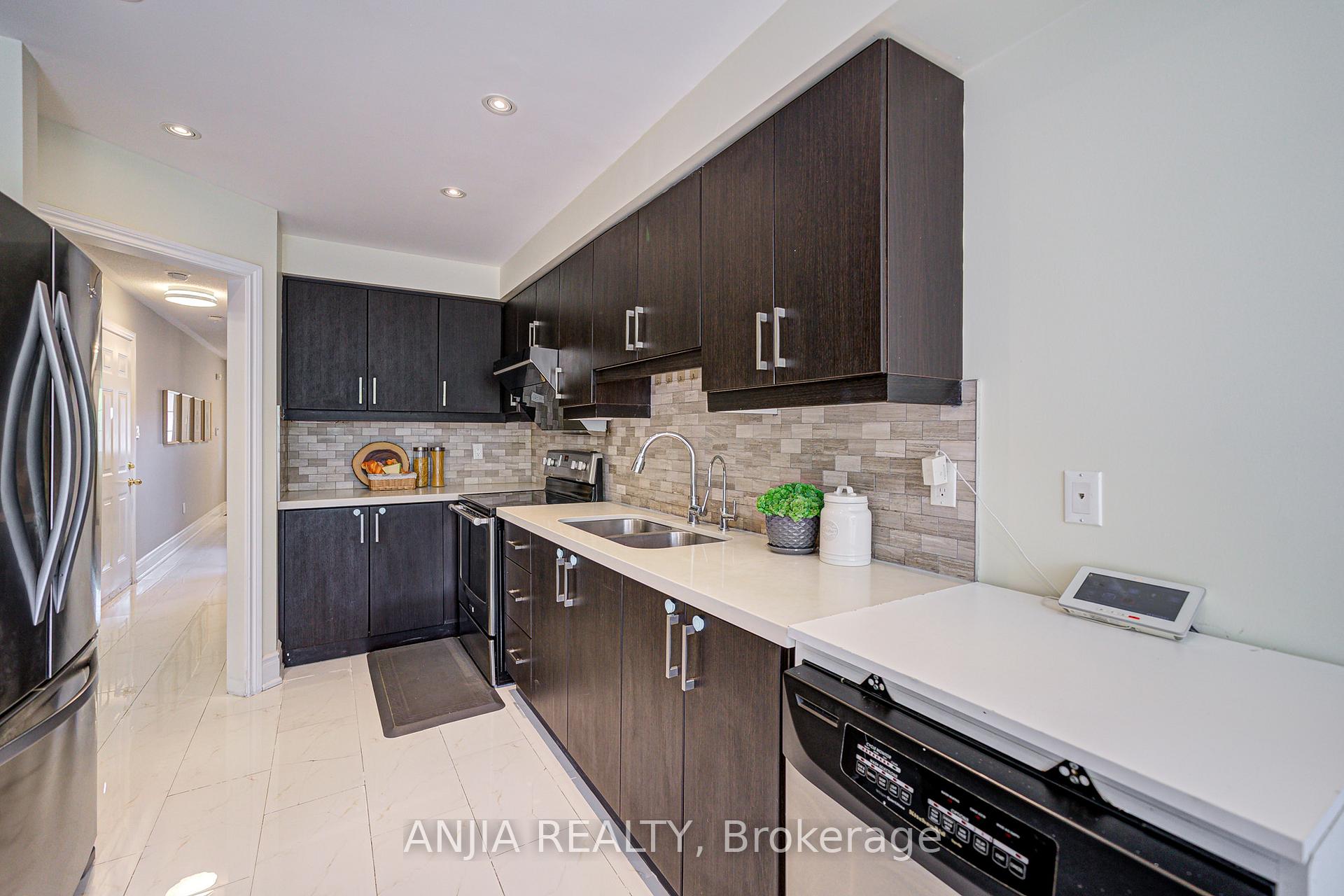 Photo 16 of 74 Weatherill Road, Markham, Berczy — HOMEH