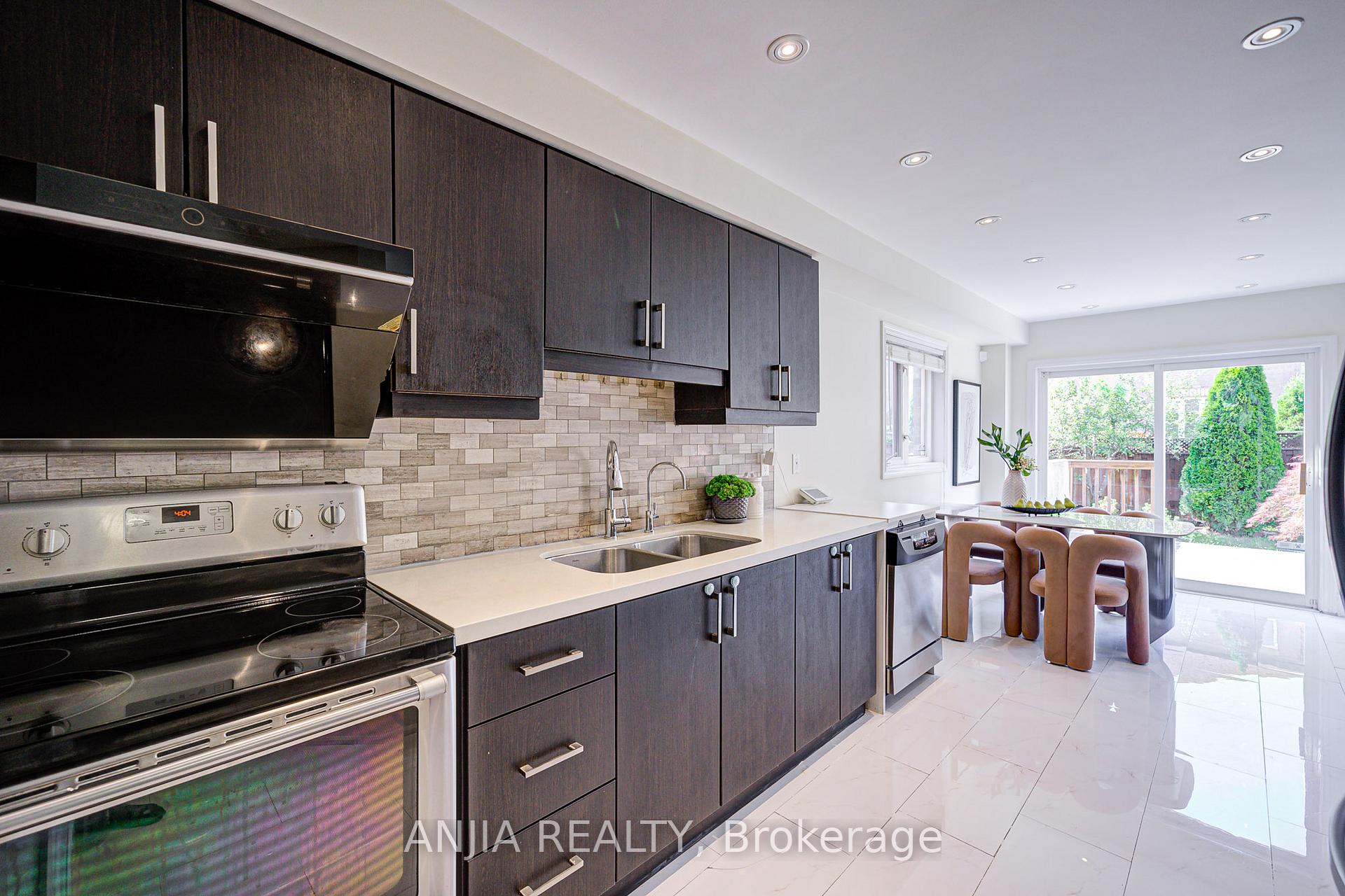 Photo 17 of 74 Weatherill Road, Markham, Berczy — HOMEH