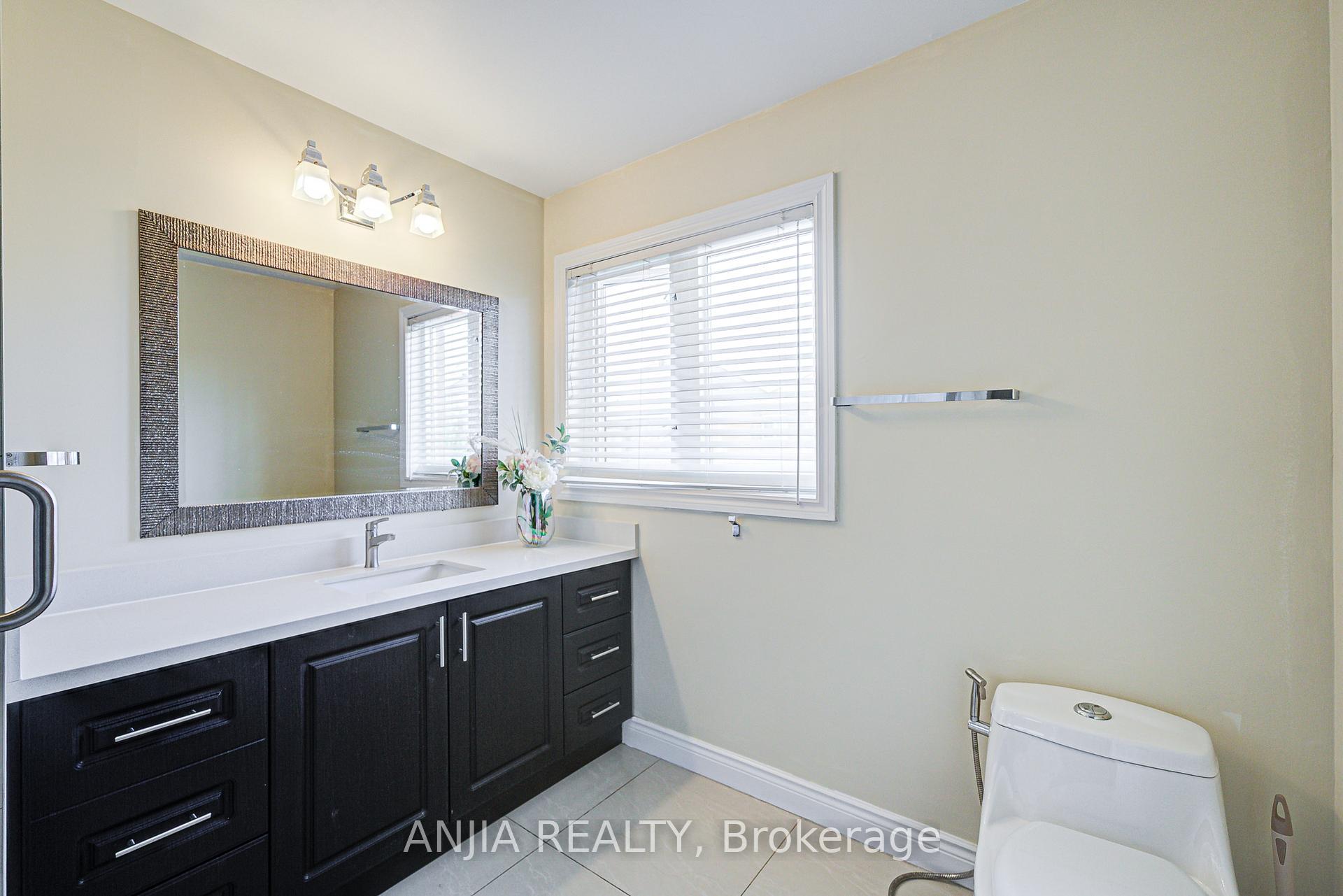 Photo 32 of 74 Weatherill Road, Markham, Berczy — HOMEH