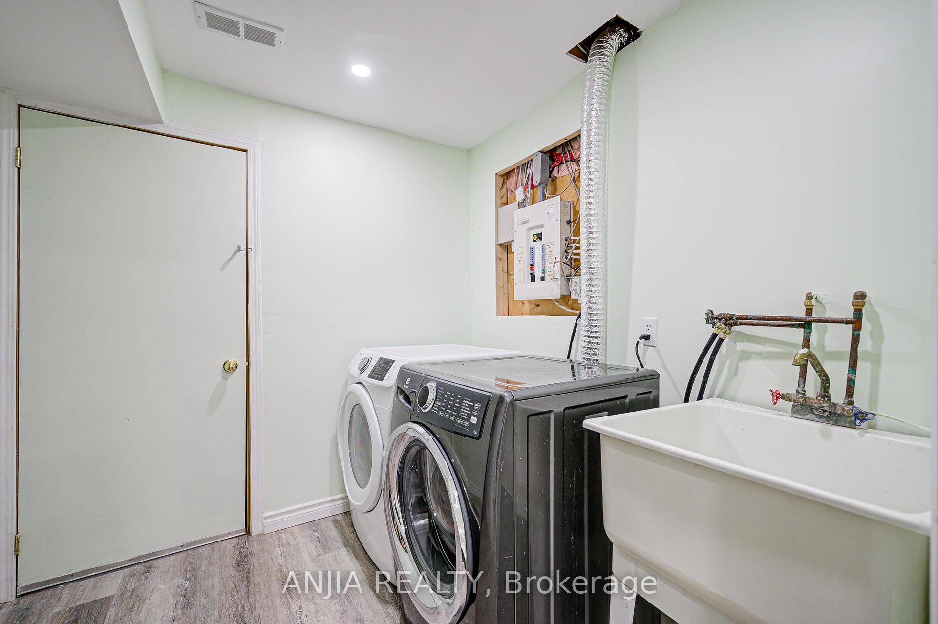 Photo 35 of 74 Weatherill Road, Markham, Berczy — HOMEH