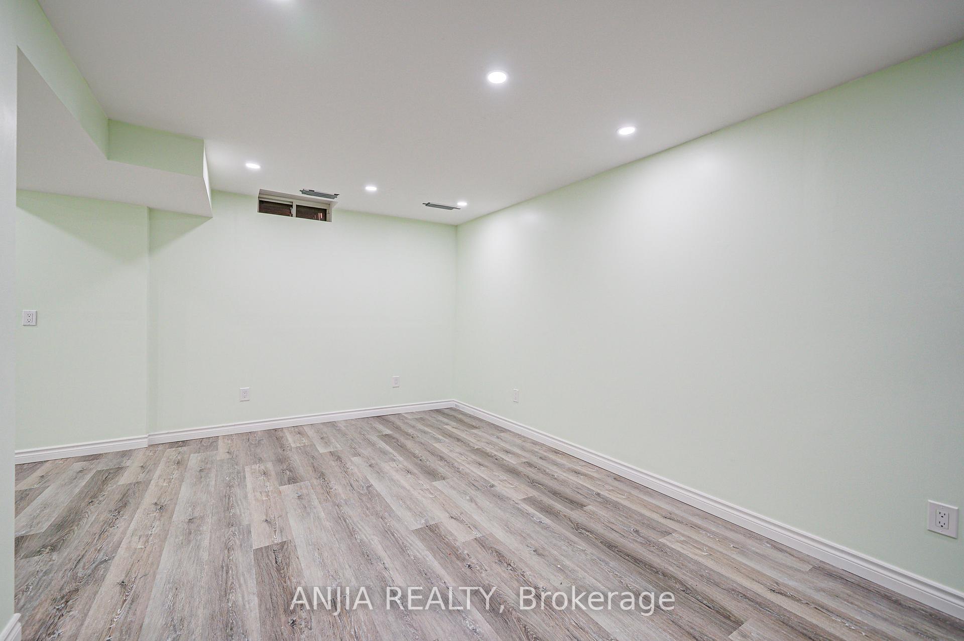 Photo 42 of 74 Weatherill Road, Markham, Berczy — HOMEH