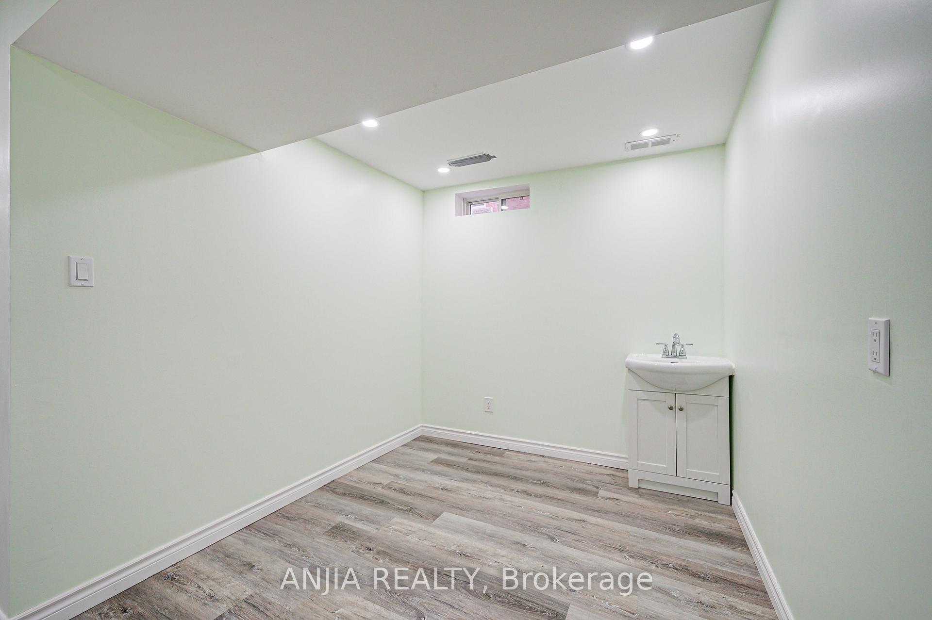 Photo 46 of 74 Weatherill Road, Markham, Berczy — HOMEH
