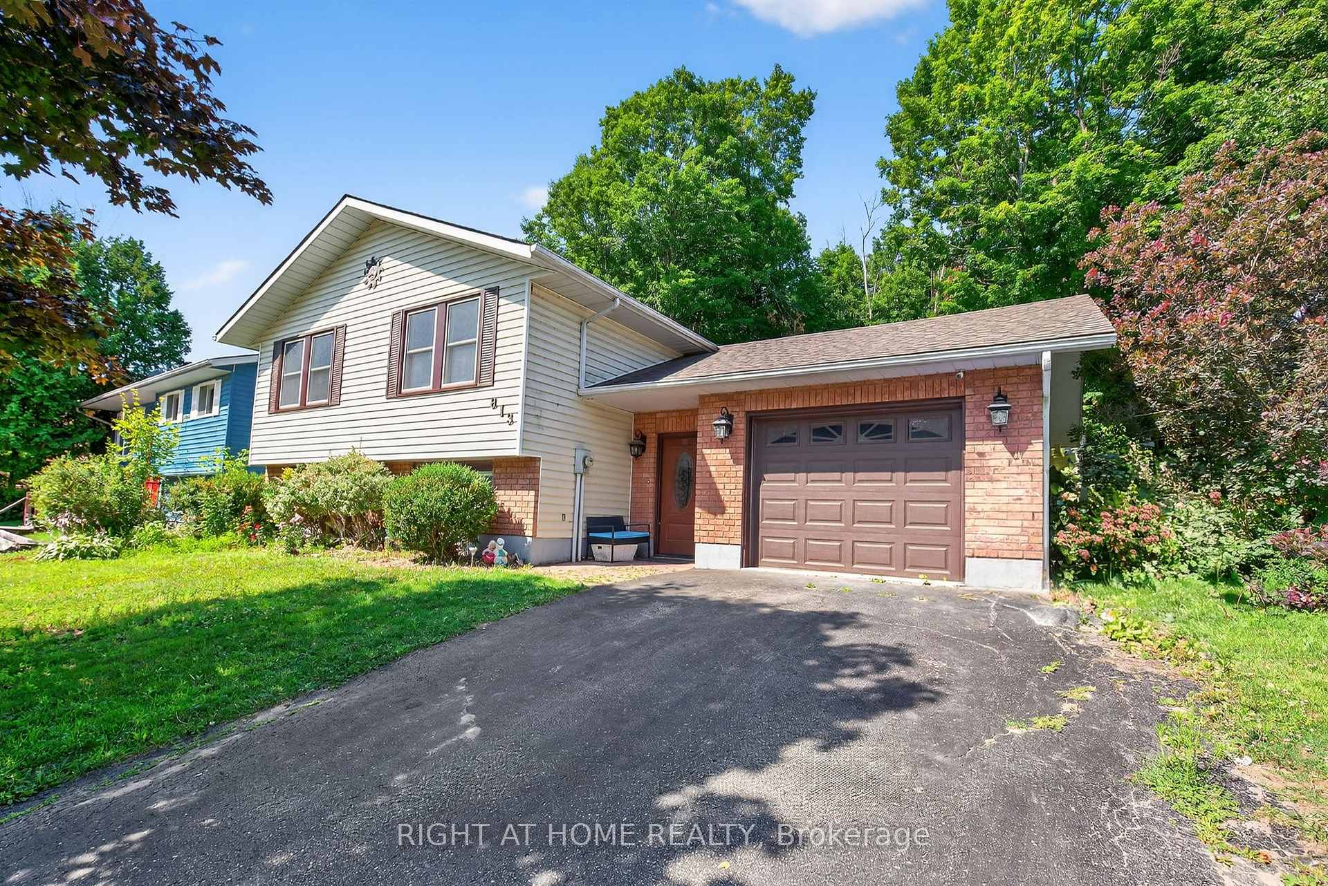 Photo 1 of 813 Birchwood Drive, Midland — HOMEH