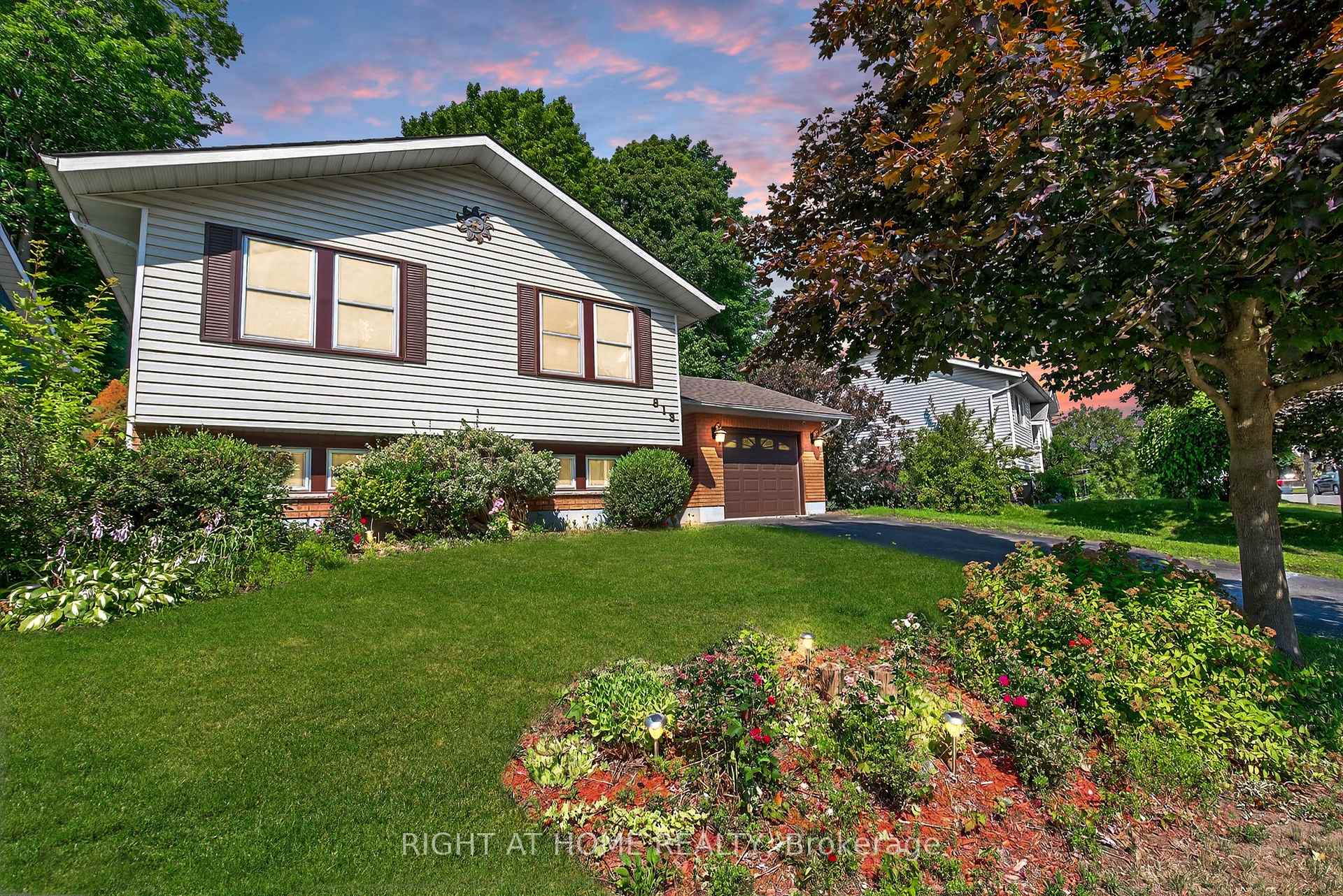 Photo 2 of 813 Birchwood Drive, Midland — HOMEH