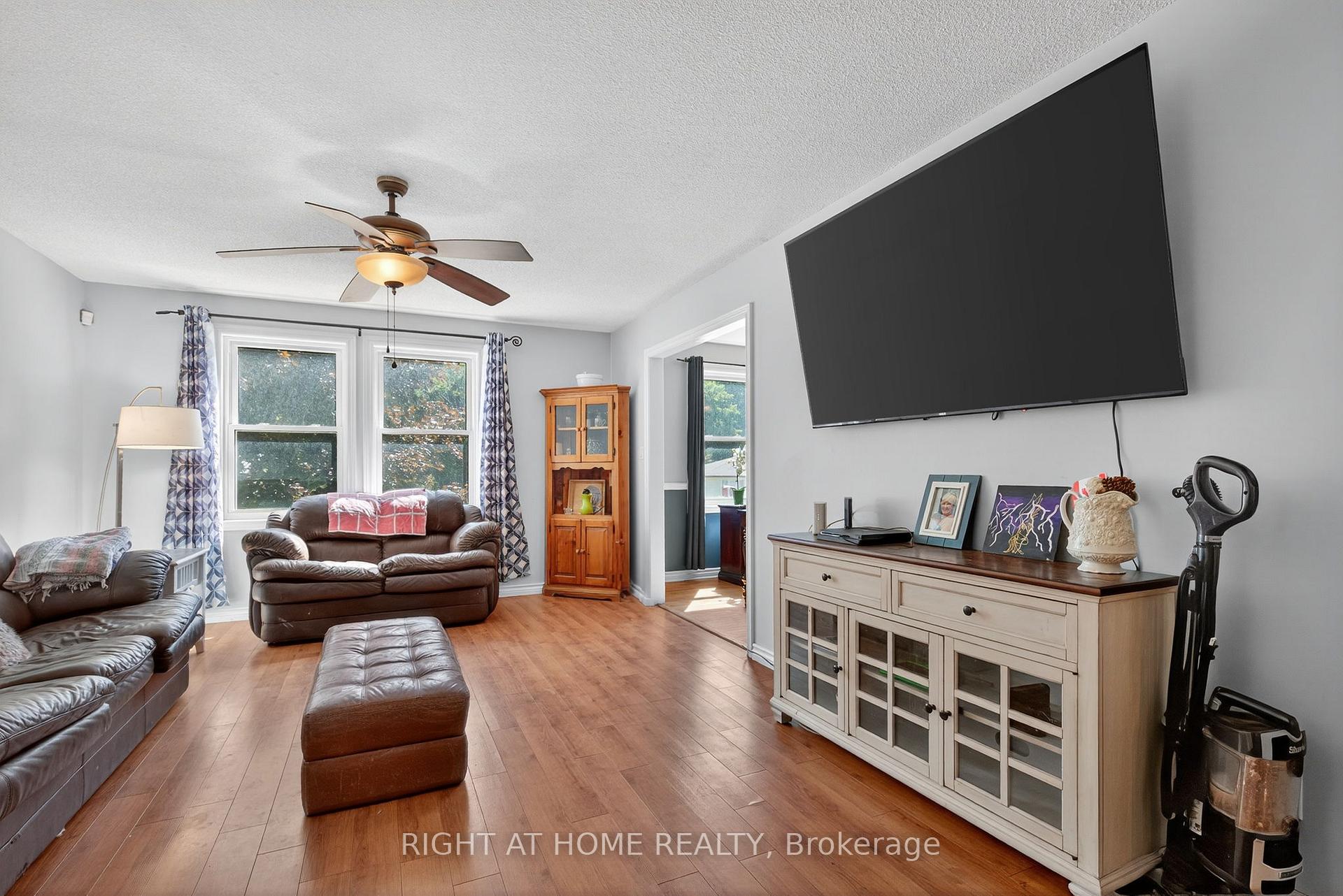 Photo 5 of 813 Birchwood Drive, Midland — HOMEH