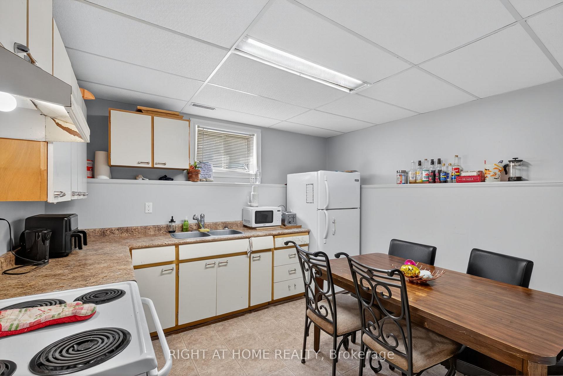 Photo 20 of 813 Birchwood Drive, Midland — HOMEH